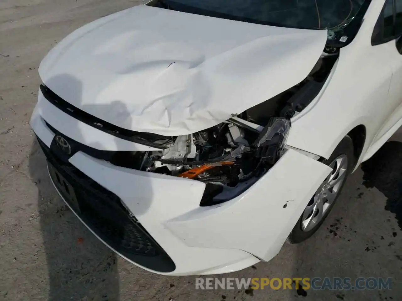 9 Photograph of a damaged car 5YFEPRAEXLP036210 TOYOTA COROLLA 2020