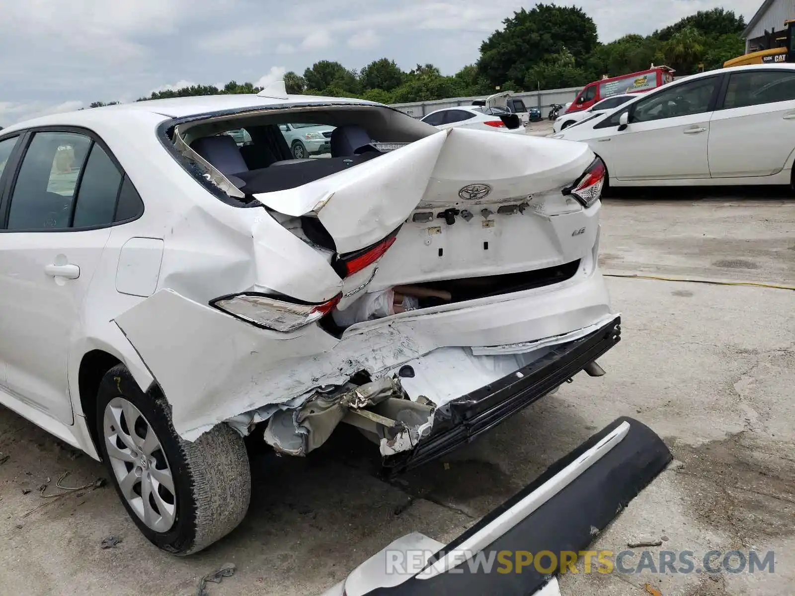 9 Photograph of a damaged car 5YFEPRAEXLP039706 TOYOTA COROLLA 2020