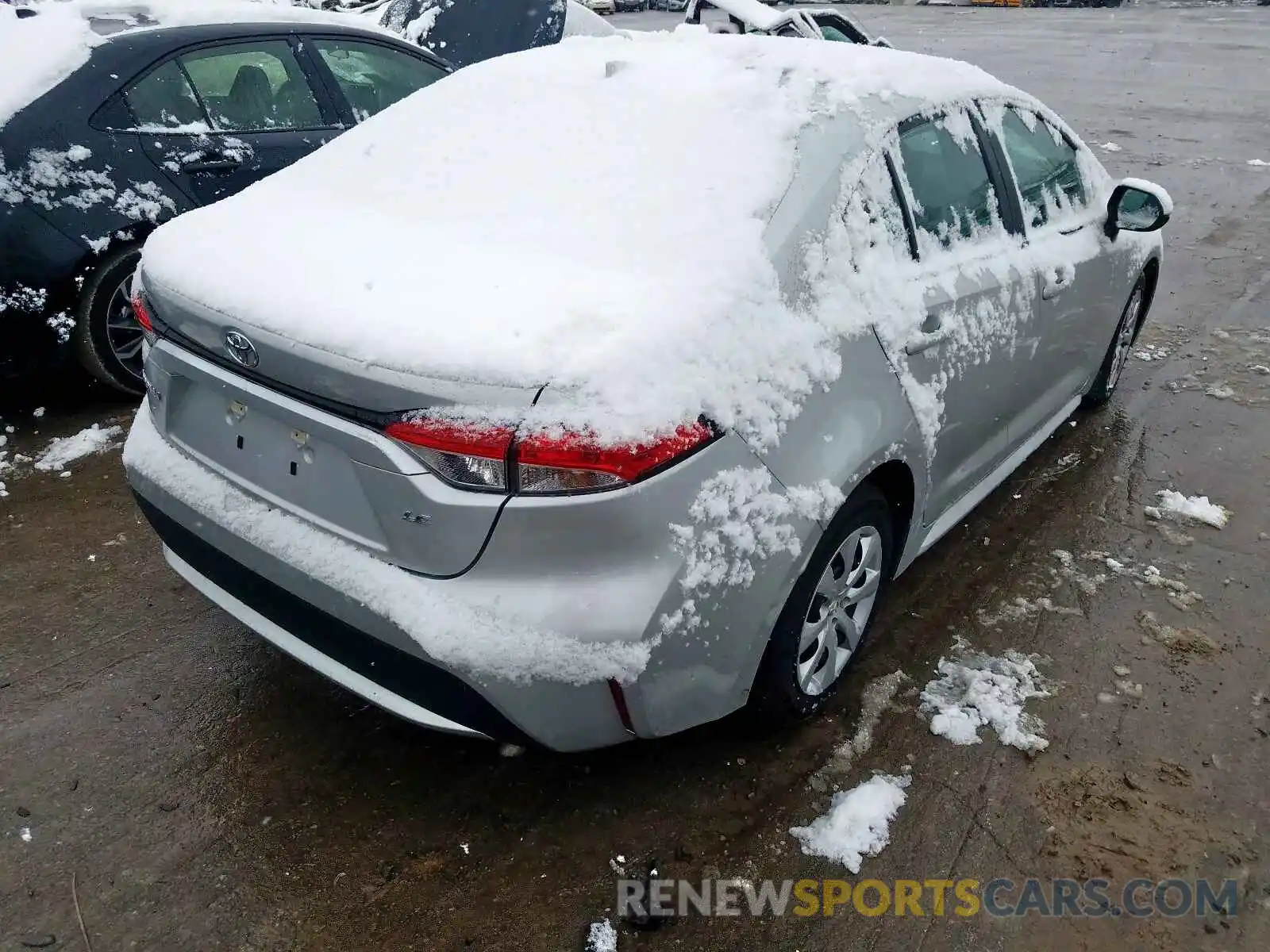 4 Photograph of a damaged car 5YFEPRAEXLP040161 TOYOTA COROLLA 2020