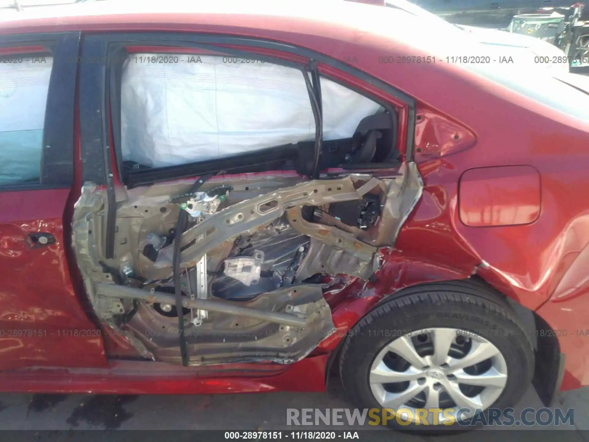 6 Photograph of a damaged car 5YFEPRAEXLP041701 TOYOTA COROLLA 2020