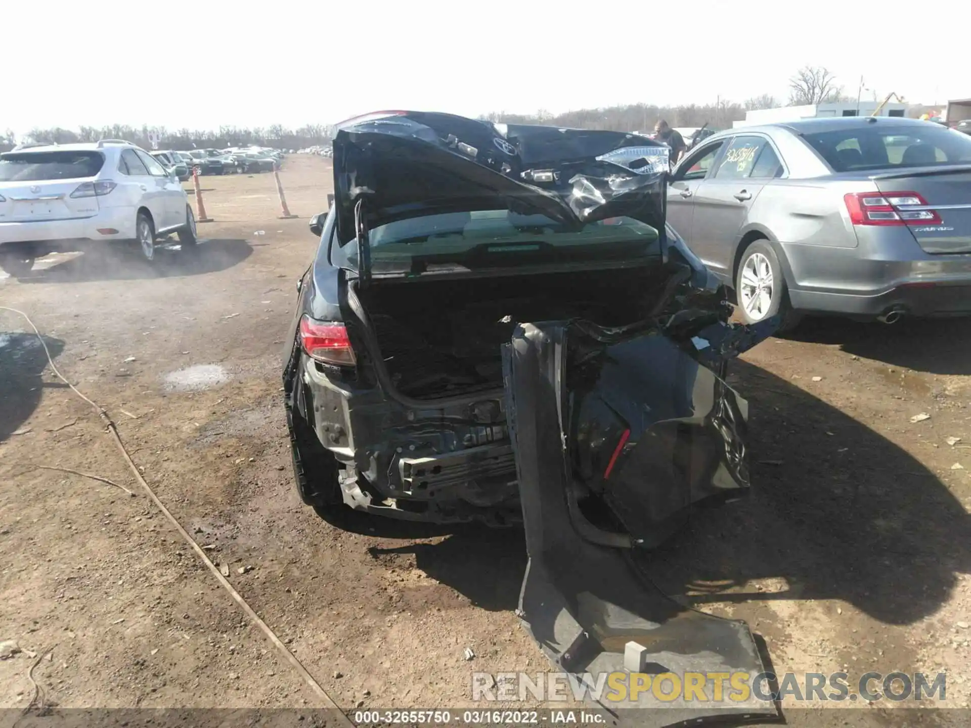 6 Photograph of a damaged car 5YFEPRAEXLP044419 TOYOTA COROLLA 2020