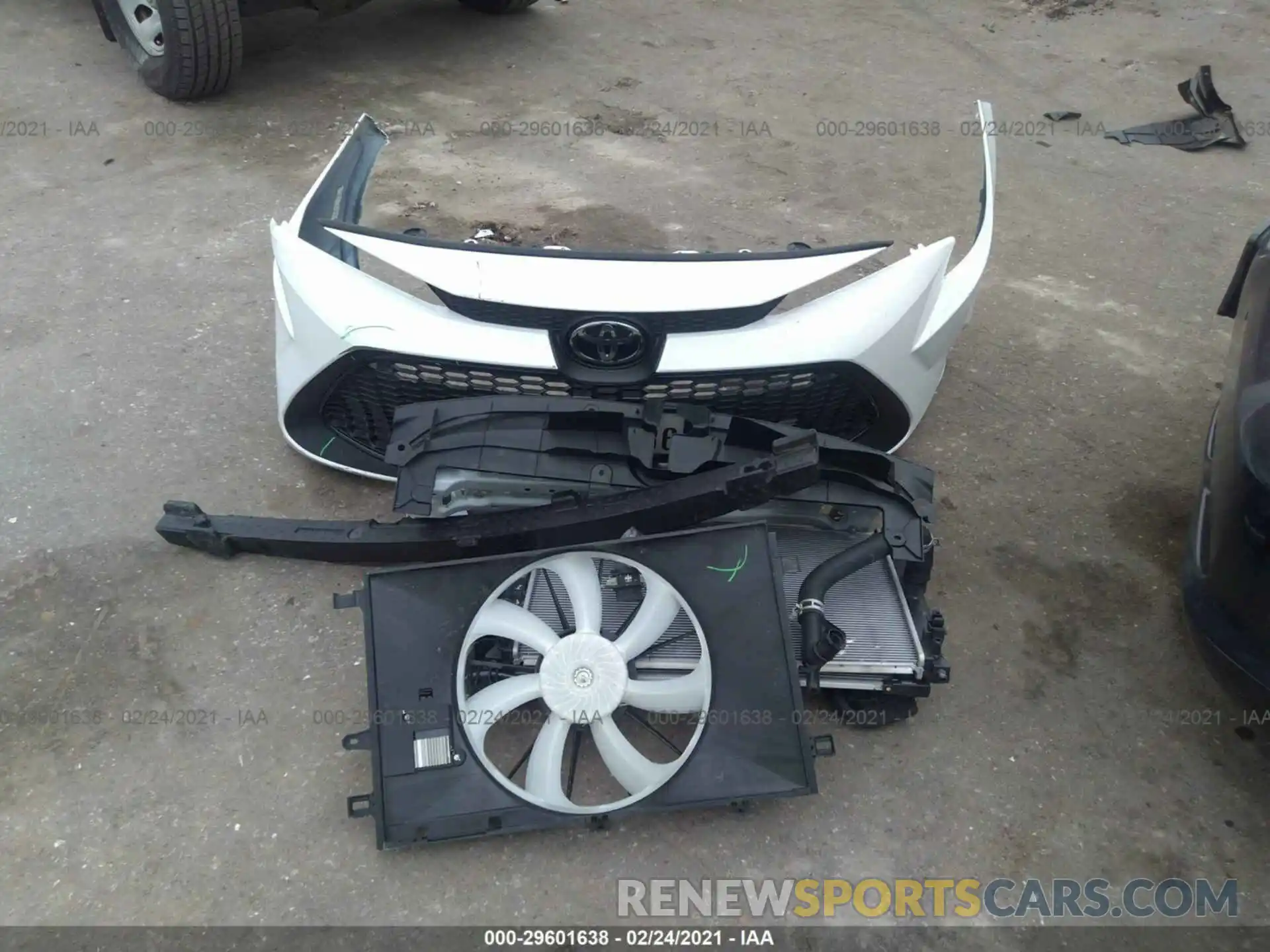 12 Photograph of a damaged car 5YFEPRAEXLP054674 TOYOTA COROLLA 2020