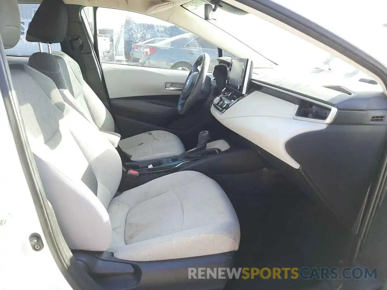 5 Photograph of a damaged car 5YFEPRAEXLP055839 TOYOTA COROLLA 2020