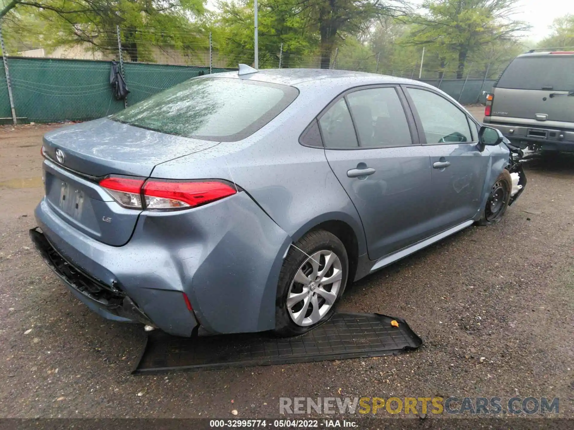 4 Photograph of a damaged car 5YFEPRAEXLP062399 TOYOTA COROLLA 2020