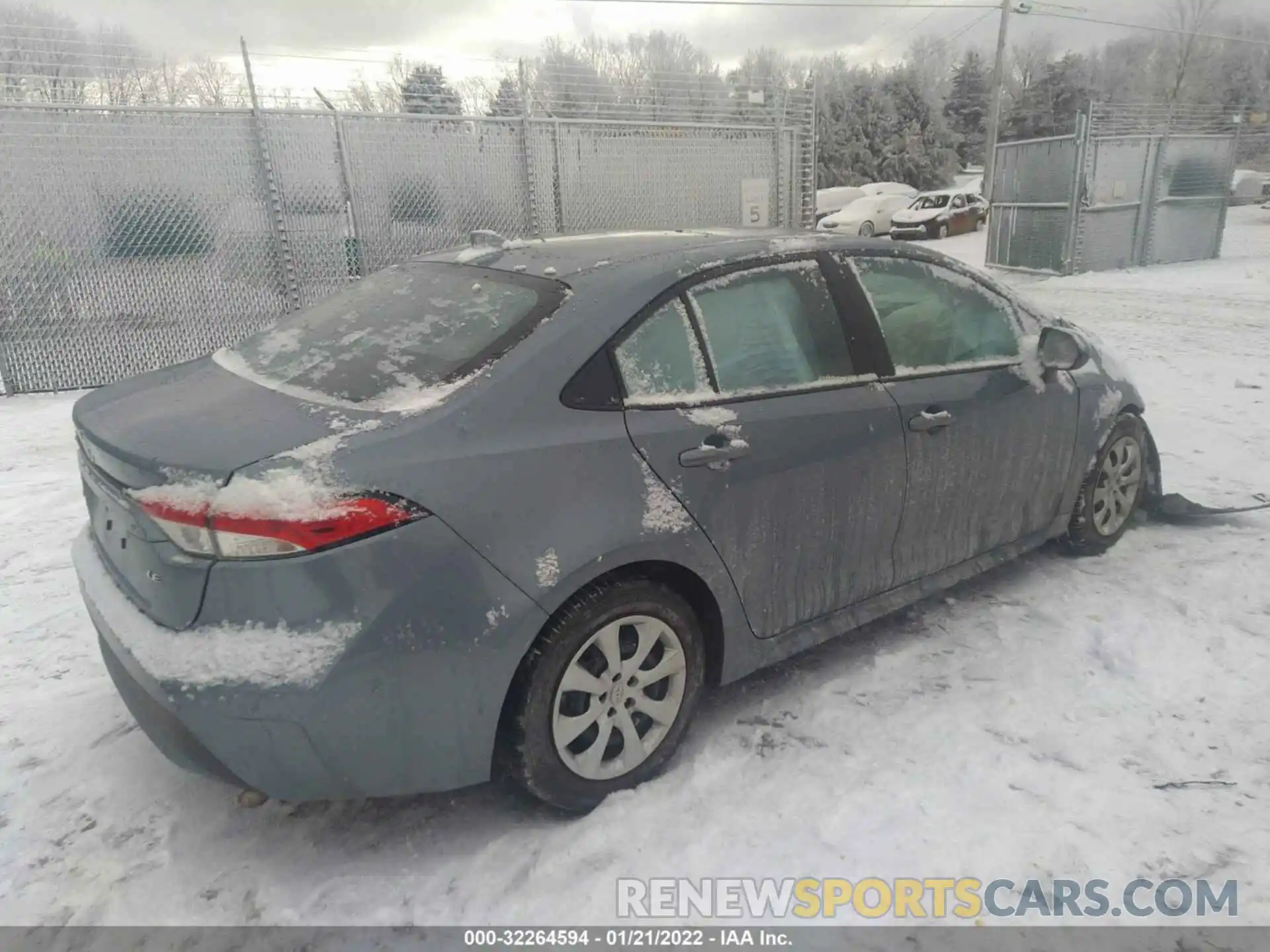 4 Photograph of a damaged car 5YFEPRAEXLP064945 TOYOTA COROLLA 2020