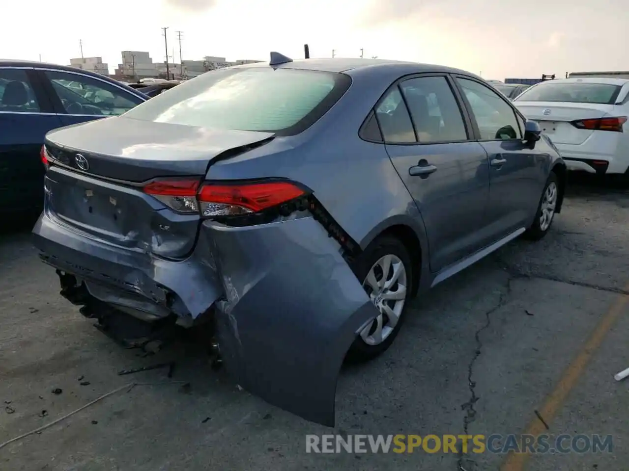 4 Photograph of a damaged car 5YFEPRAEXLP066324 TOYOTA COROLLA 2020