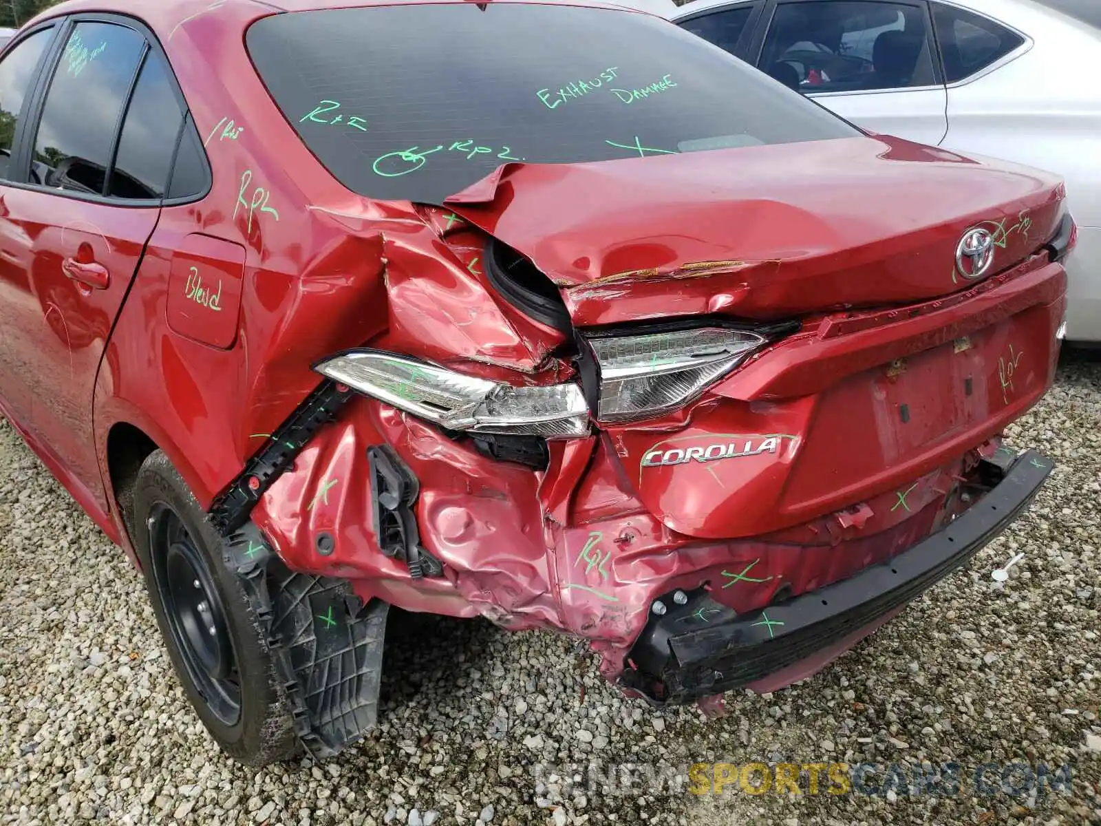 9 Photograph of a damaged car 5YFEPRAEXLP068154 TOYOTA COROLLA 2020