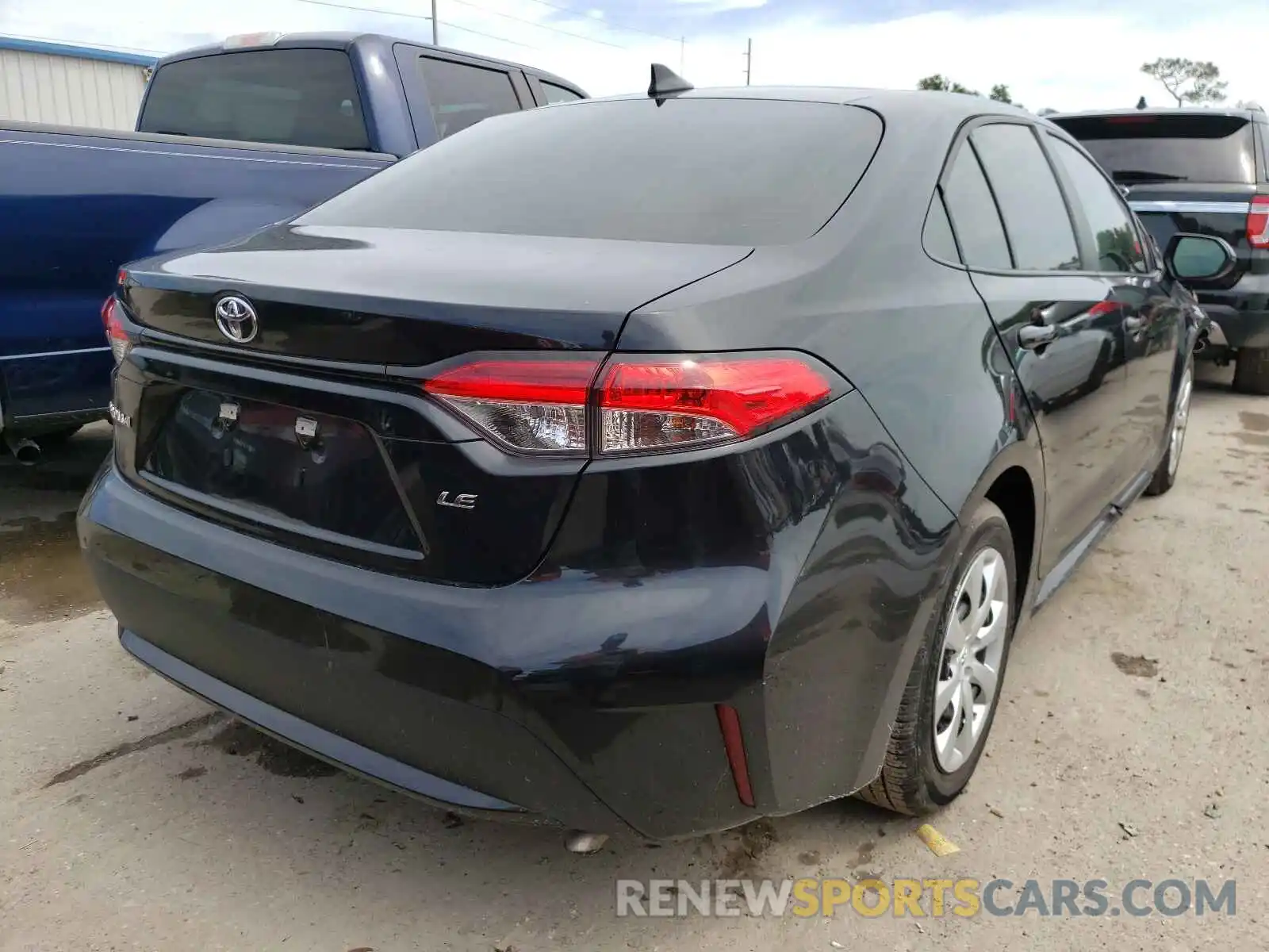 4 Photograph of a damaged car 5YFEPRAEXLP071717 TOYOTA COROLLA 2020