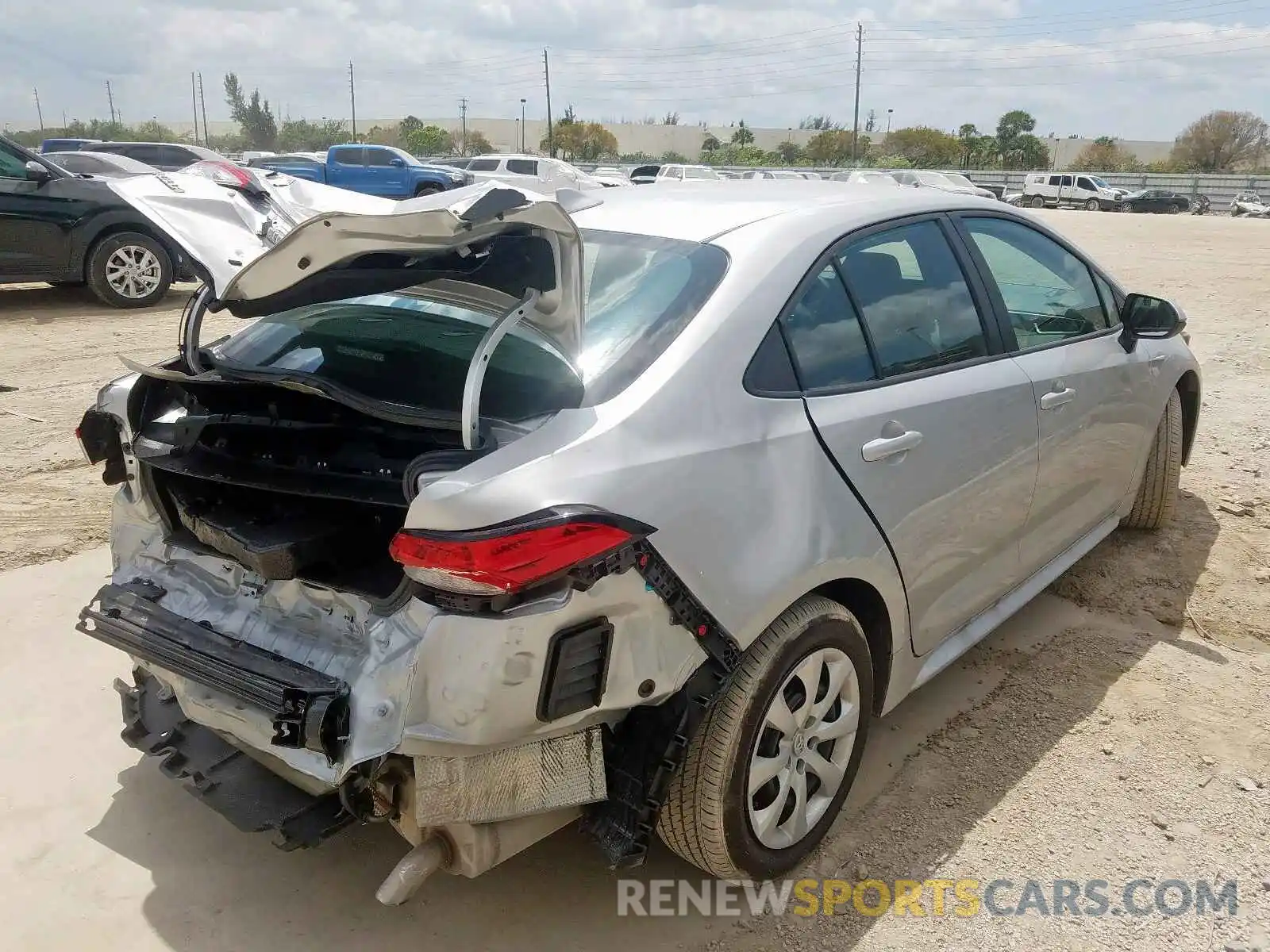 4 Photograph of a damaged car 5YFEPRAEXLP072740 TOYOTA COROLLA 2020