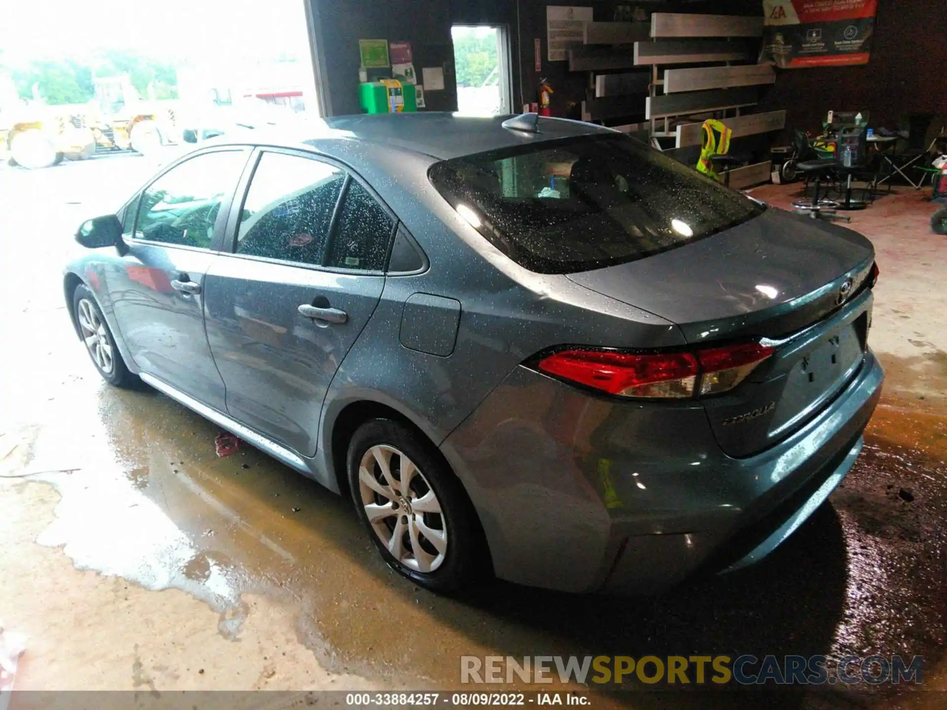 3 Photograph of a damaged car 5YFEPRAEXLP076545 TOYOTA COROLLA 2020