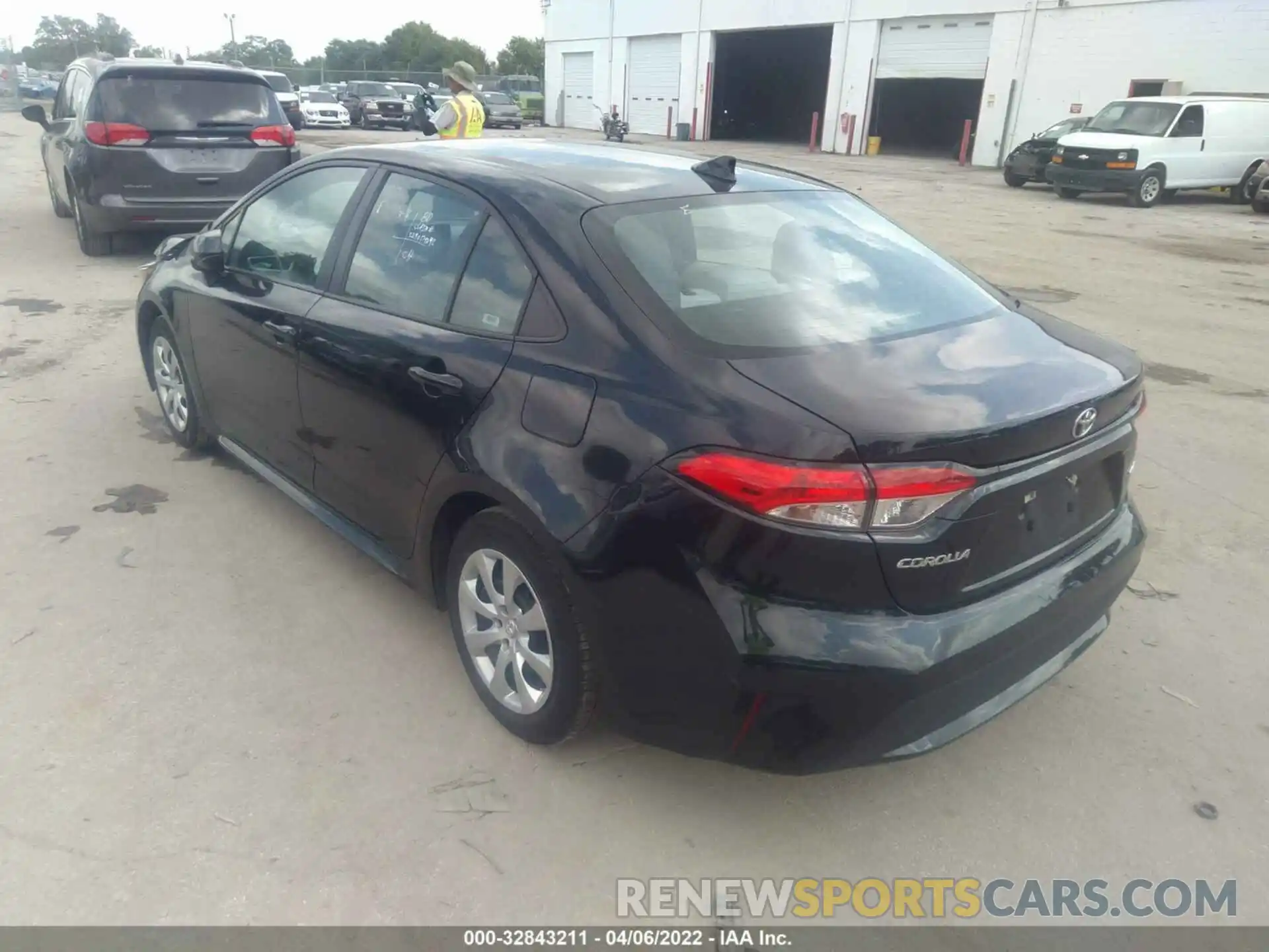 3 Photograph of a damaged car 5YFEPRAEXLP077128 TOYOTA COROLLA 2020