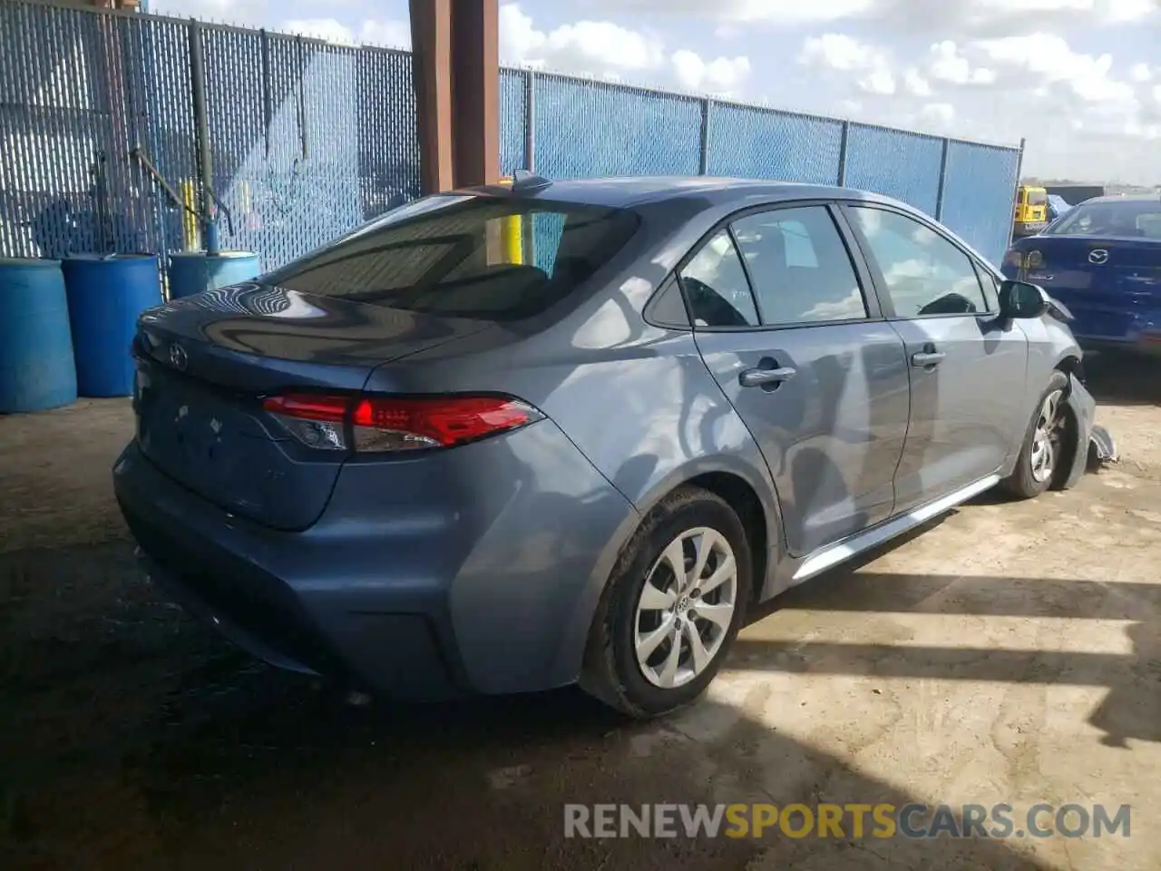 4 Photograph of a damaged car 5YFEPRAEXLP084046 TOYOTA COROLLA 2020