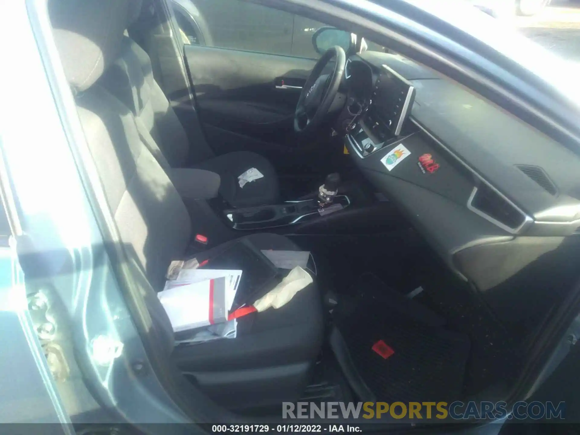 5 Photograph of a damaged car 5YFEPRAEXLP084905 TOYOTA COROLLA 2020