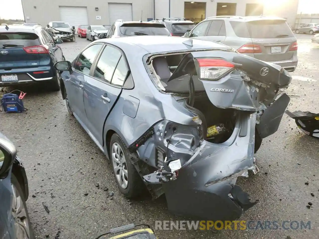 3 Photograph of a damaged car 5YFEPRAEXLP086377 TOYOTA COROLLA 2020