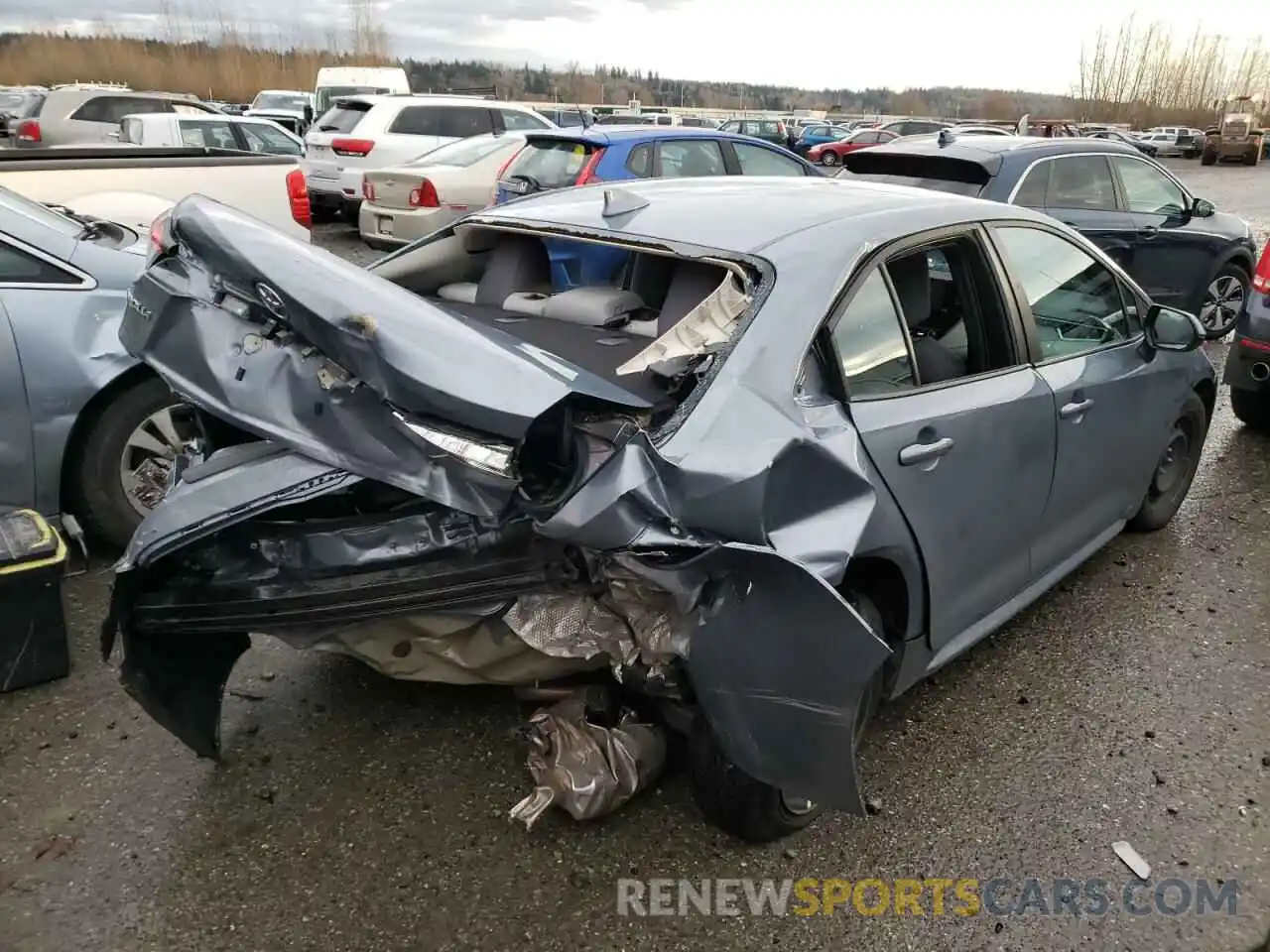 4 Photograph of a damaged car 5YFEPRAEXLP086377 TOYOTA COROLLA 2020