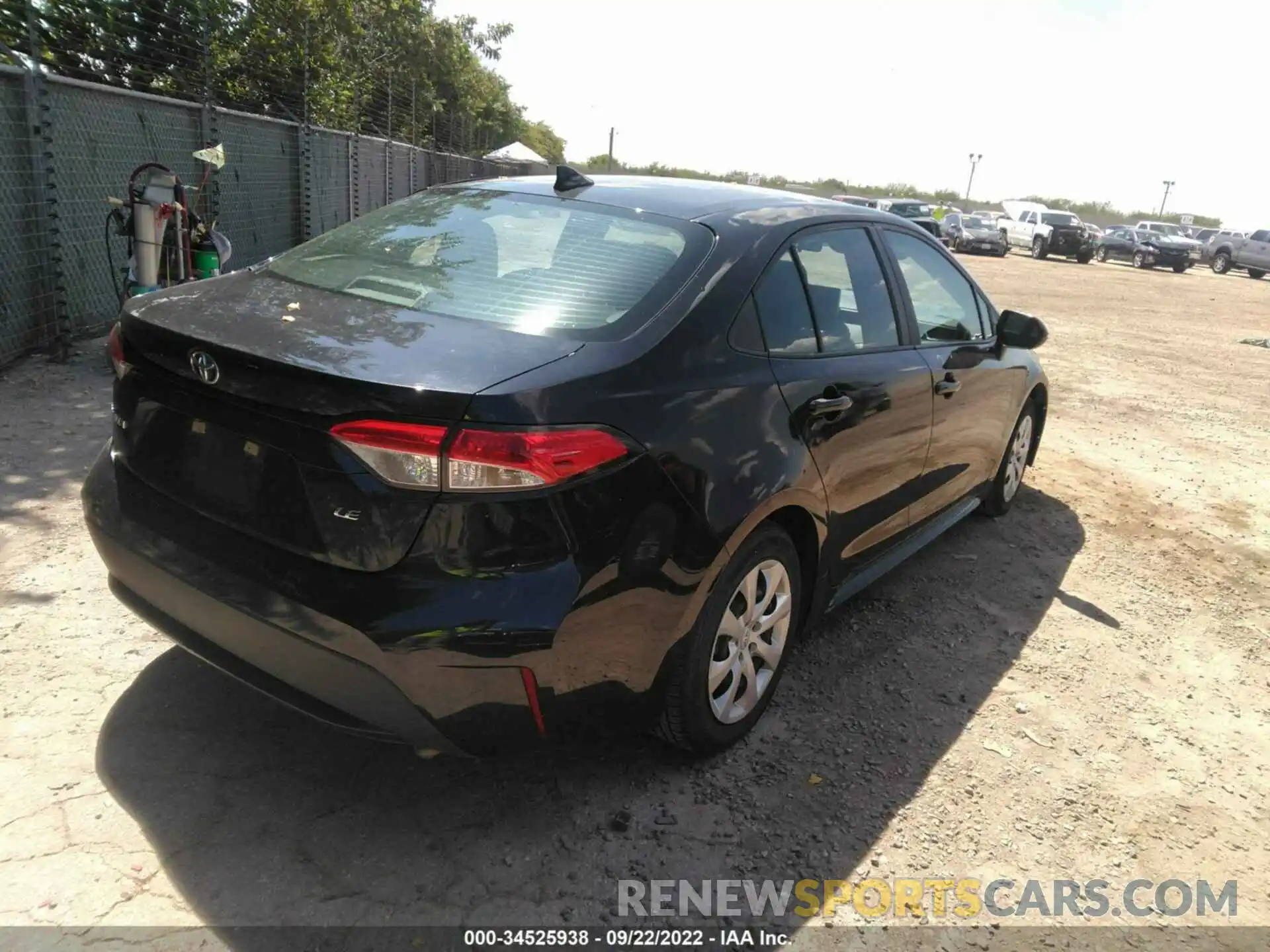 4 Photograph of a damaged car 5YFEPRAEXLP087075 TOYOTA COROLLA 2020