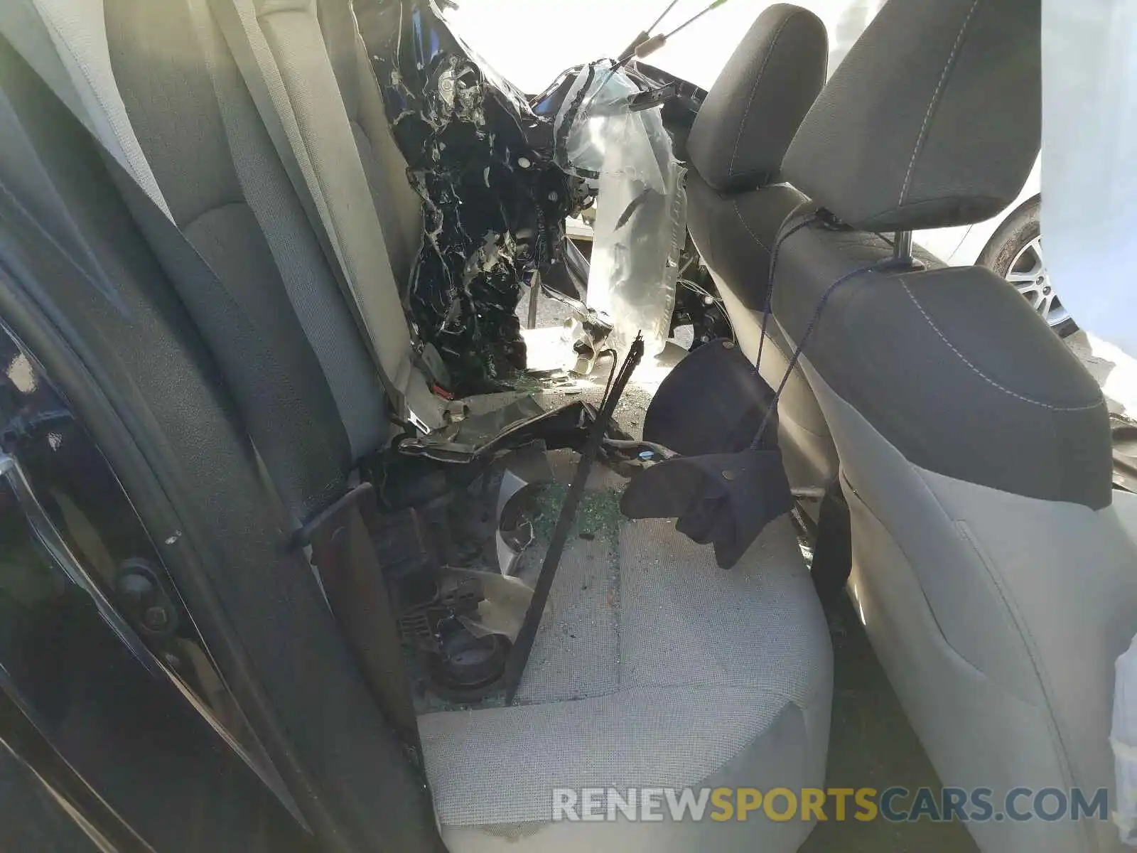 6 Photograph of a damaged car 5YFEPRAEXLP090624 TOYOTA COROLLA 2020