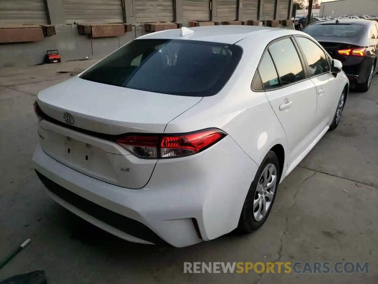 4 Photograph of a damaged car 5YFEPRAEXLP096679 TOYOTA COROLLA 2020