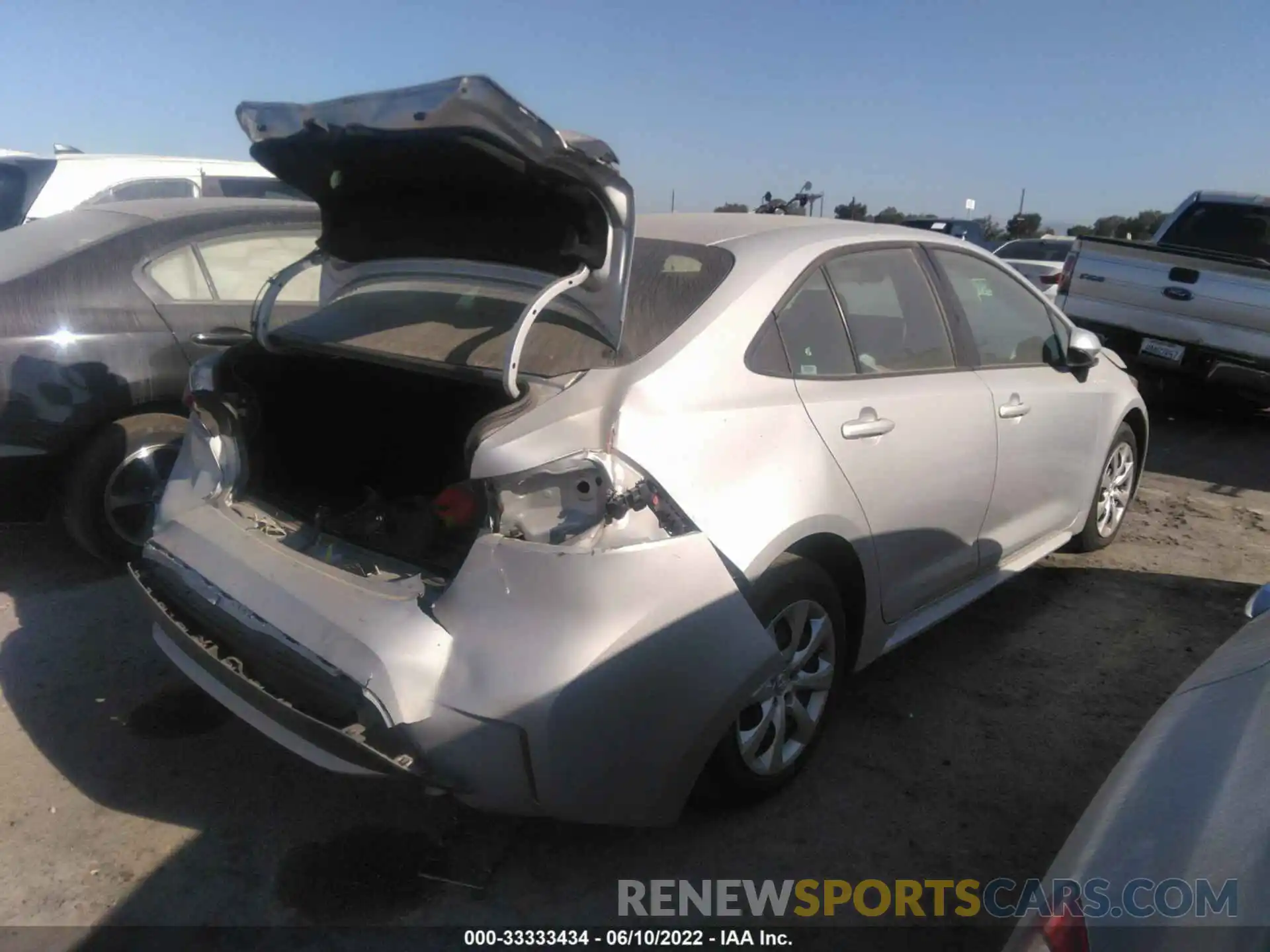 4 Photograph of a damaged car 5YFEPRAEXLP097153 TOYOTA COROLLA 2020