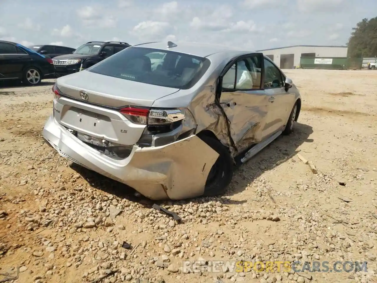 4 Photograph of a damaged car 5YFEPRAEXLP098934 TOYOTA COROLLA 2020