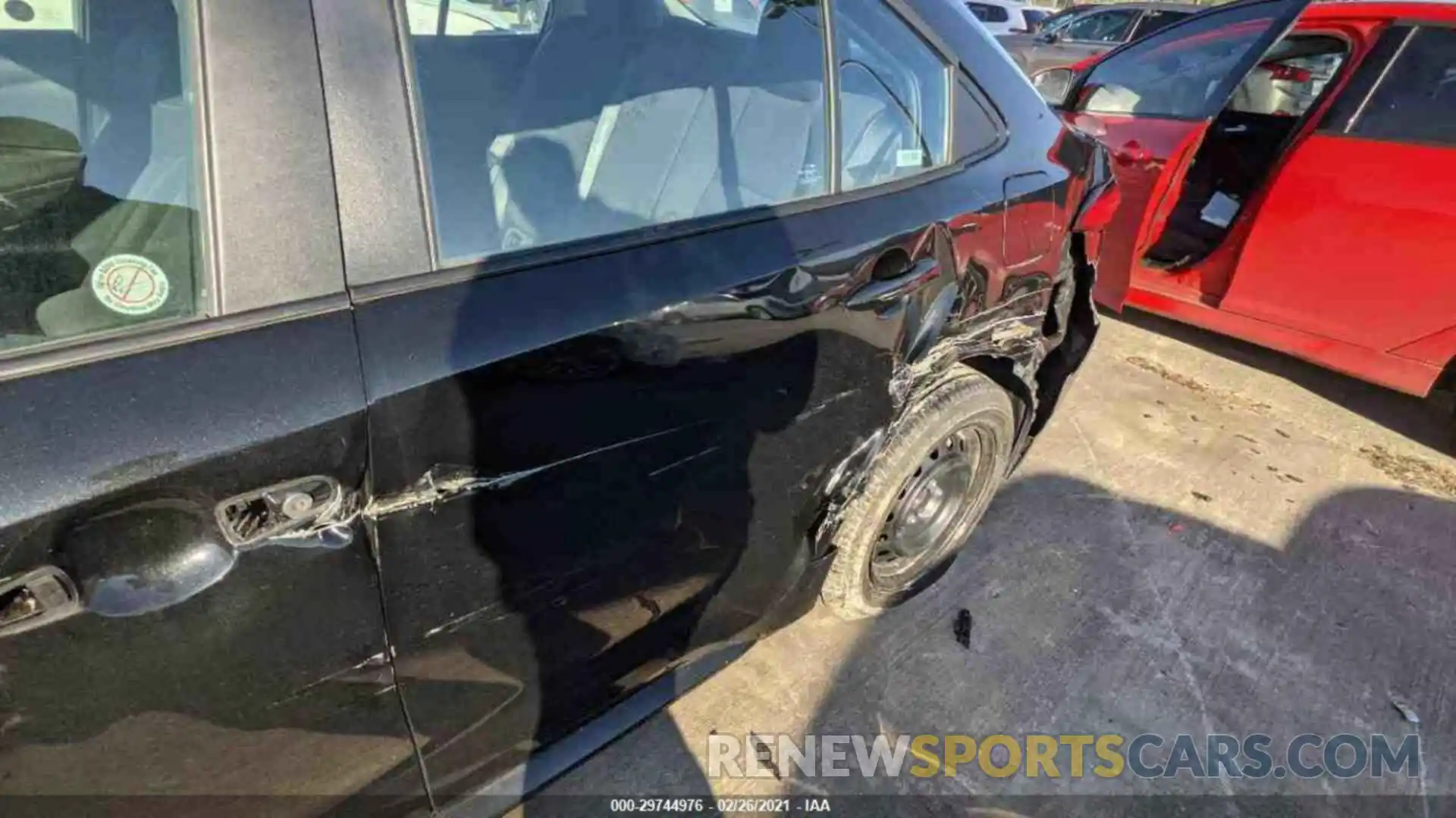 18 Photograph of a damaged car 5YFEPRAEXLP102061 TOYOTA COROLLA 2020