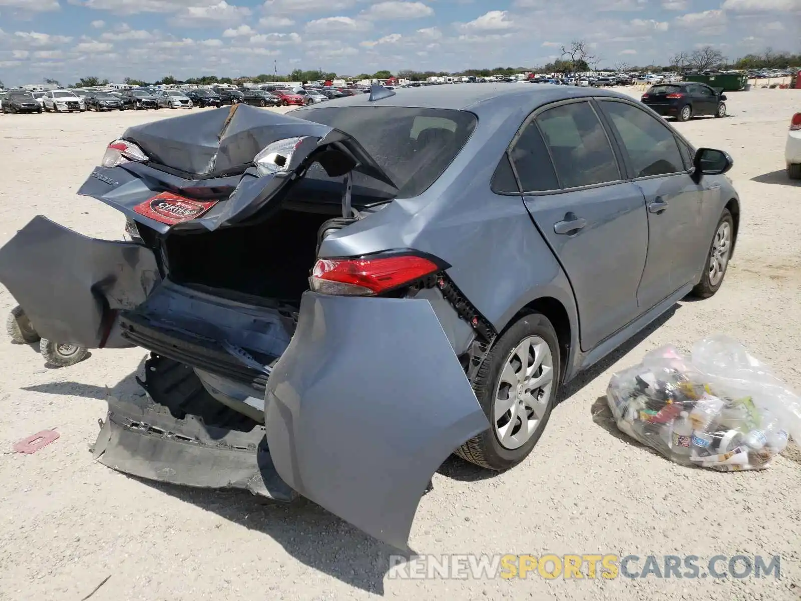 4 Photograph of a damaged car 5YFEPRAEXLP108006 TOYOTA COROLLA 2020