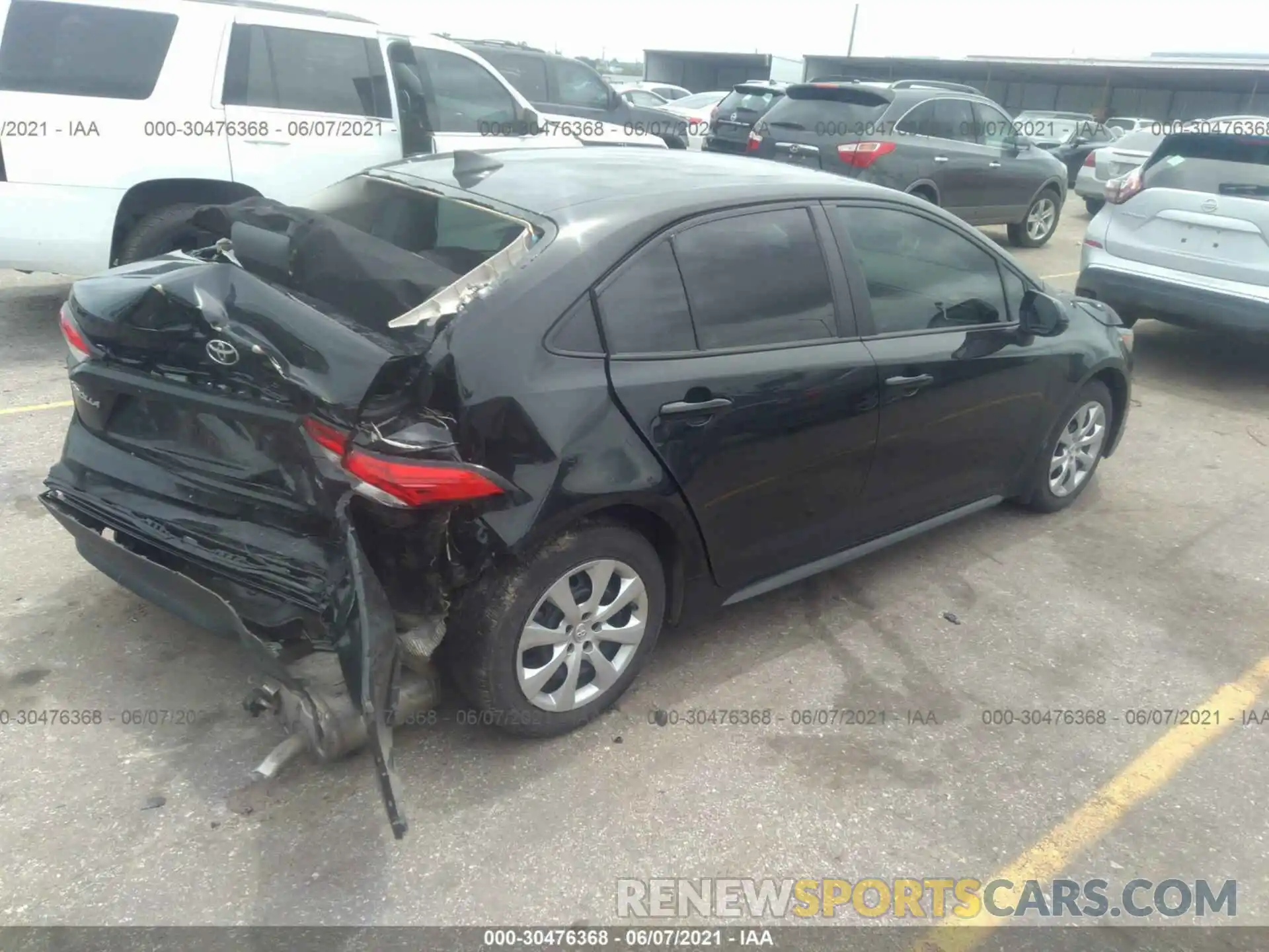 4 Photograph of a damaged car 5YFEPRAEXLP110614 TOYOTA COROLLA 2020