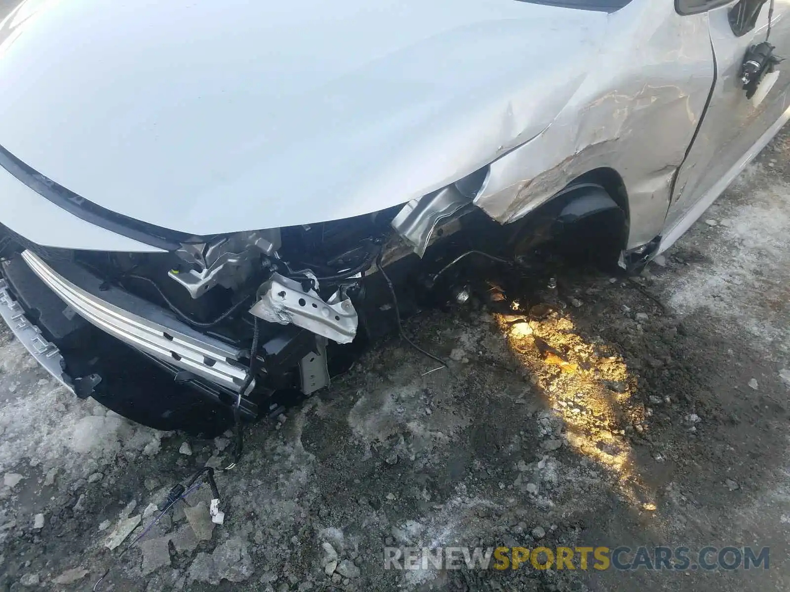 9 Photograph of a damaged car 5YFEPRAEXLP111763 TOYOTA COROLLA 2020