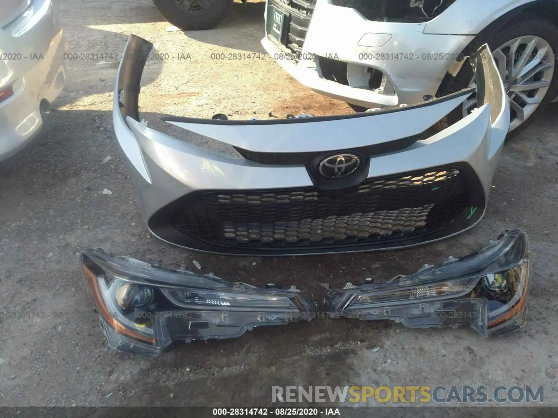 12 Photograph of a damaged car 5YFEPRAEXLP113559 TOYOTA COROLLA 2020