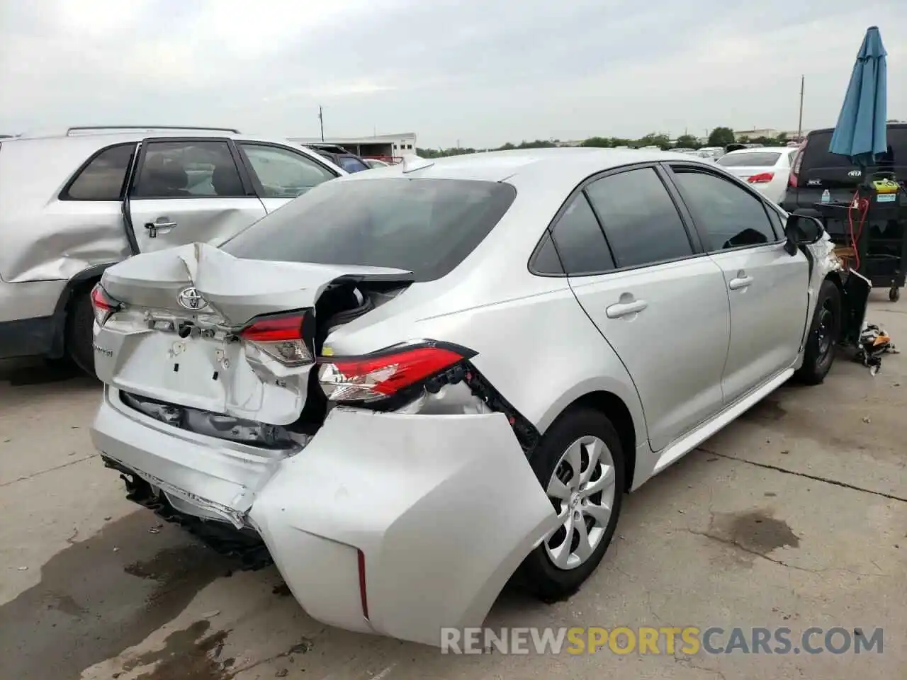 4 Photograph of a damaged car 5YFEPRAEXLP124948 TOYOTA COROLLA 2020