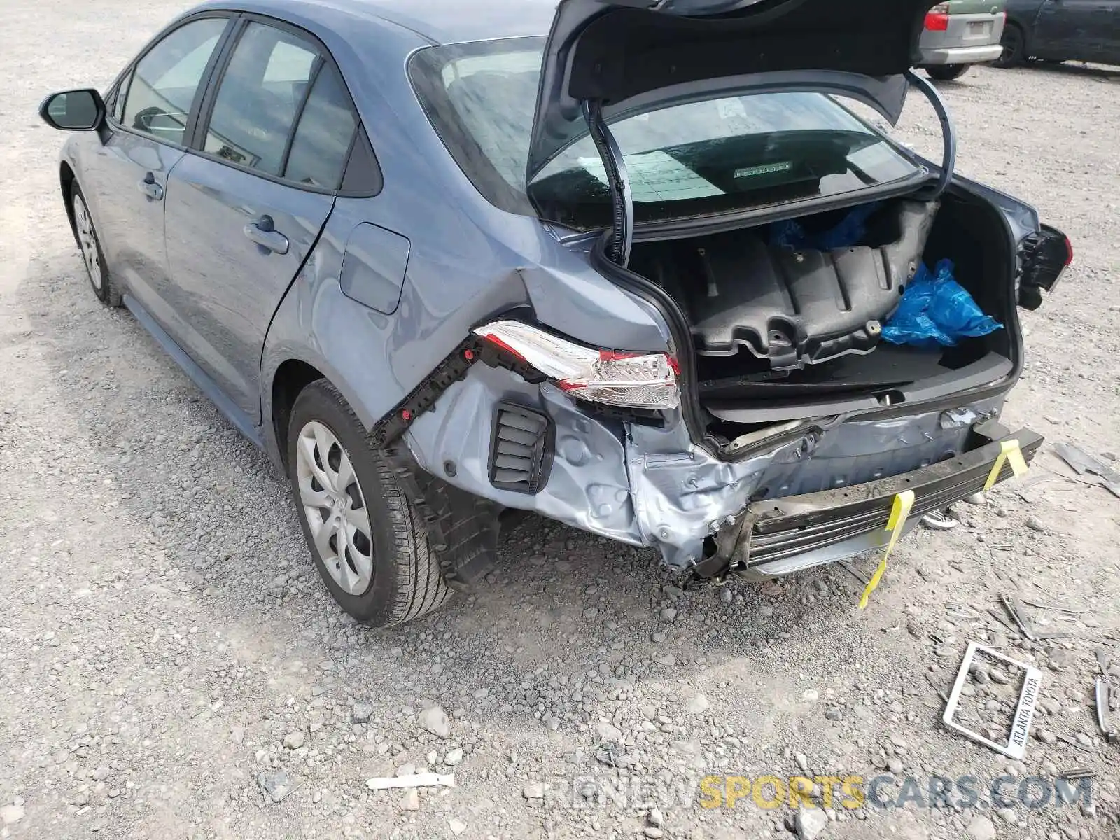 3 Photograph of a damaged car 5YFEPRAEXLP126313 TOYOTA COROLLA 2020