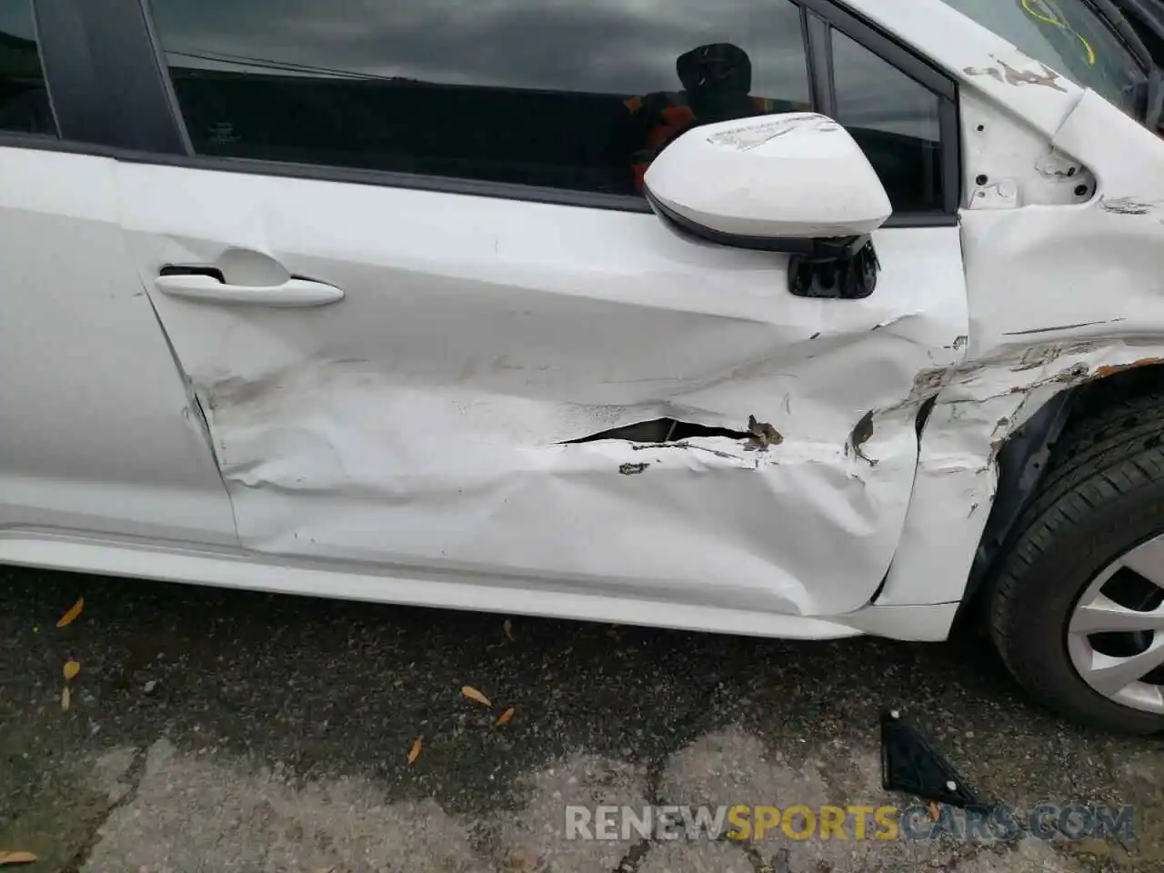 9 Photograph of a damaged car 5YFEPRAEXLP131088 TOYOTA COROLLA 2020