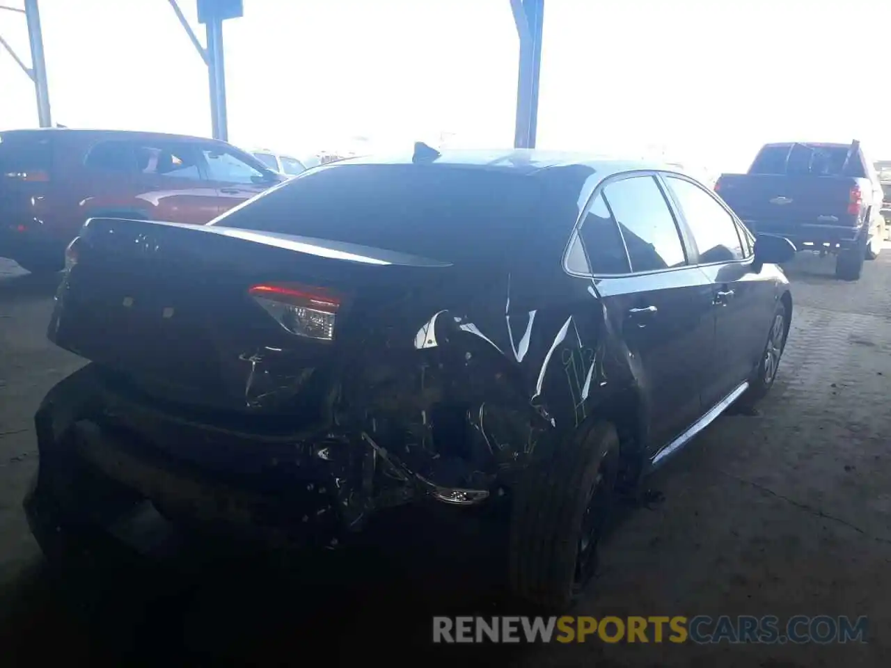 4 Photograph of a damaged car 5YFEPRAEXLP132340 TOYOTA COROLLA 2020