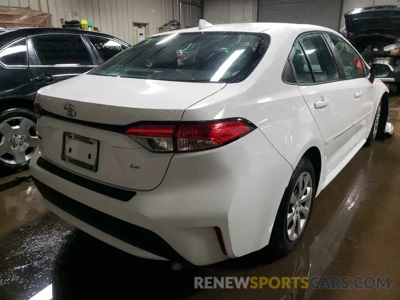 4 Photograph of a damaged car 5YFEPRAEXLP132368 TOYOTA COROLLA 2020