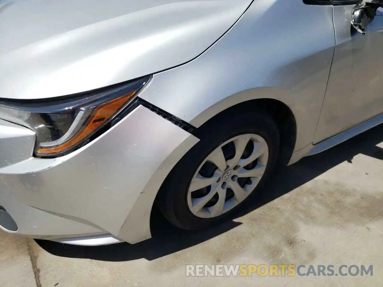 9 Photograph of a damaged car 5YFEPRAEXLP137134 TOYOTA COROLLA 2020