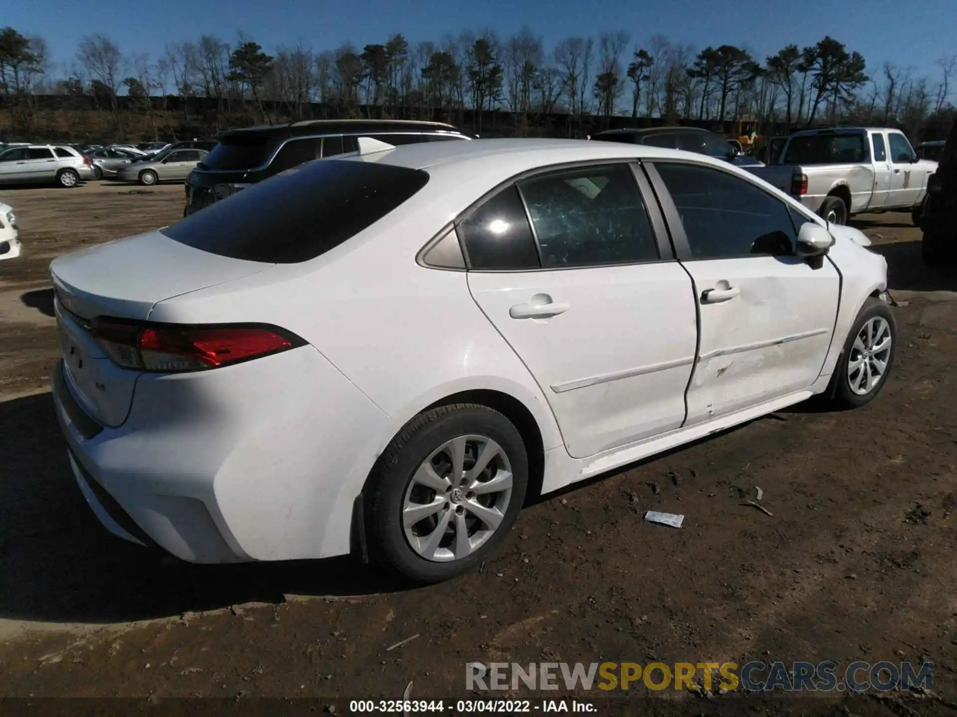 4 Photograph of a damaged car 5YFEPRAEXLP145055 TOYOTA COROLLA 2020