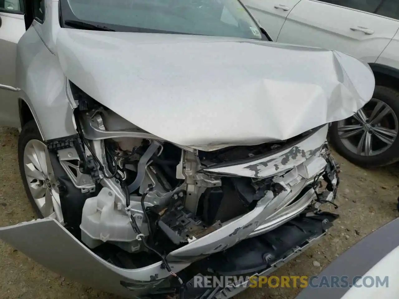 9 Photograph of a damaged car 5YFFPRAE2LP074437 TOYOTA COROLLA 2020