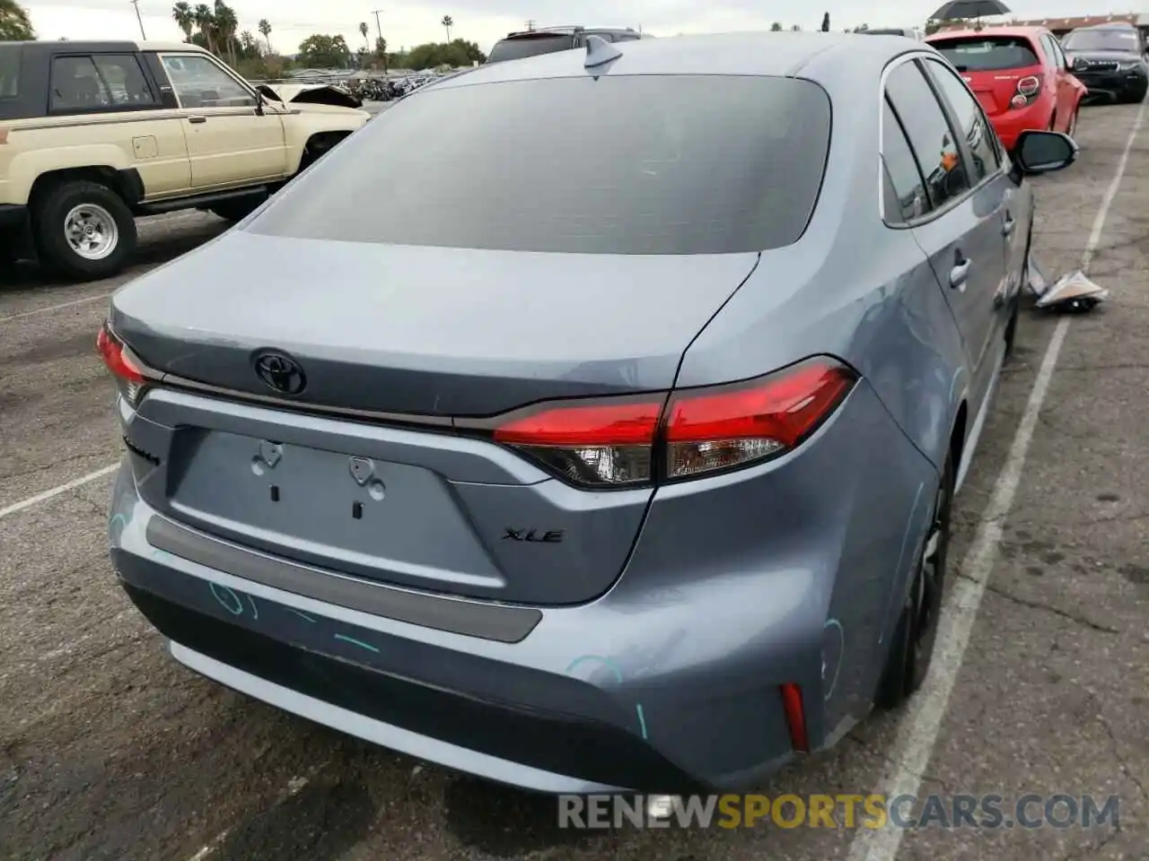 4 Photograph of a damaged car 5YFFPRAE2LP105718 TOYOTA COROLLA 2020