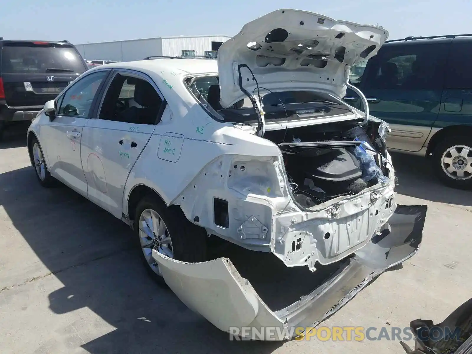 3 Photograph of a damaged car 5YFFPRAE3LP010861 TOYOTA COROLLA 2020