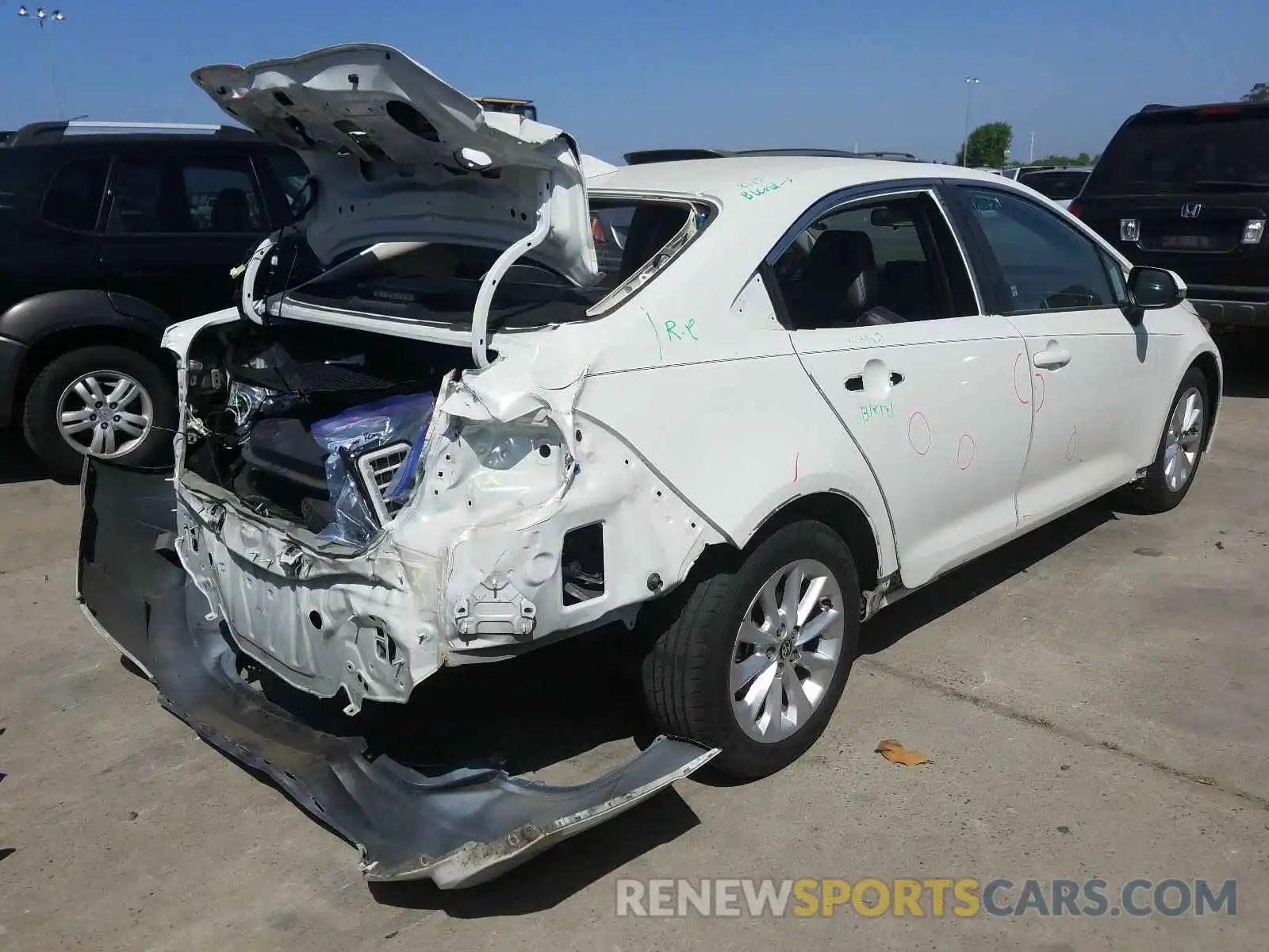 4 Photograph of a damaged car 5YFFPRAE3LP010861 TOYOTA COROLLA 2020