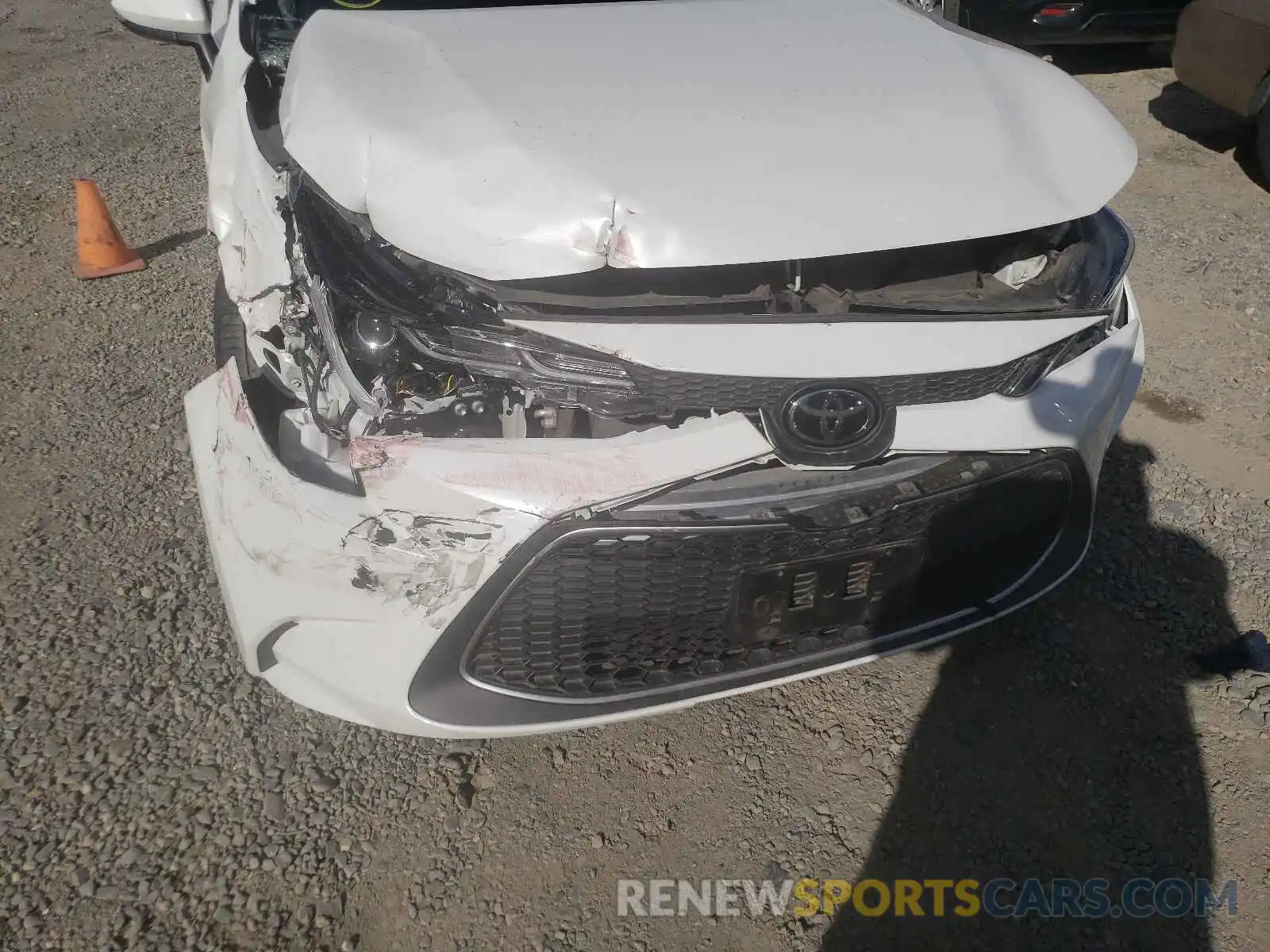 9 Photograph of a damaged car 5YFFPRAE4LP037857 TOYOTA COROLLA 2020