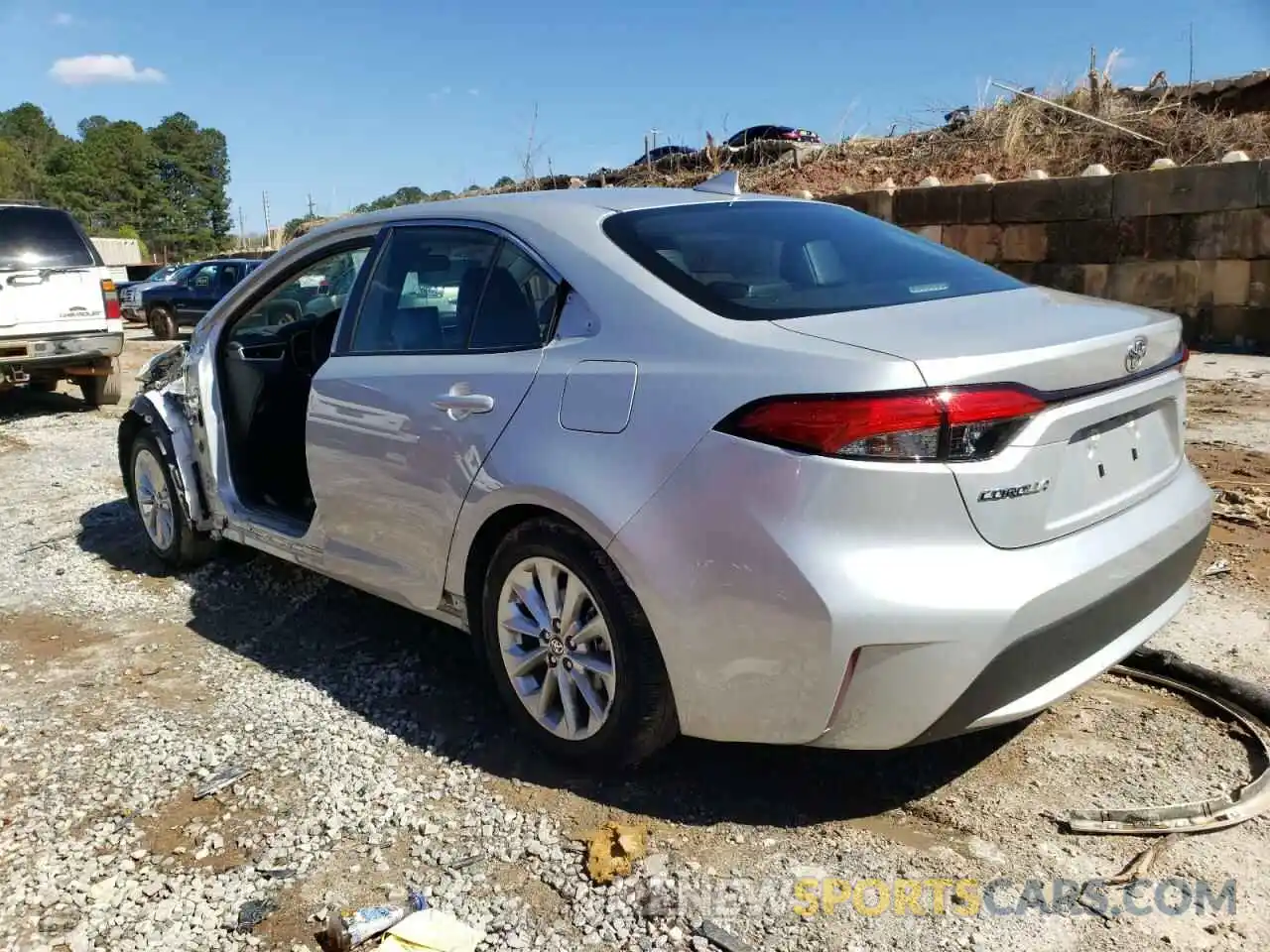 3 Photograph of a damaged car 5YFFPRAE5LP122366 TOYOTA COROLLA 2020