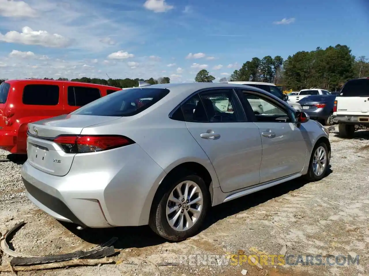 4 Photograph of a damaged car 5YFFPRAE5LP122366 TOYOTA COROLLA 2020