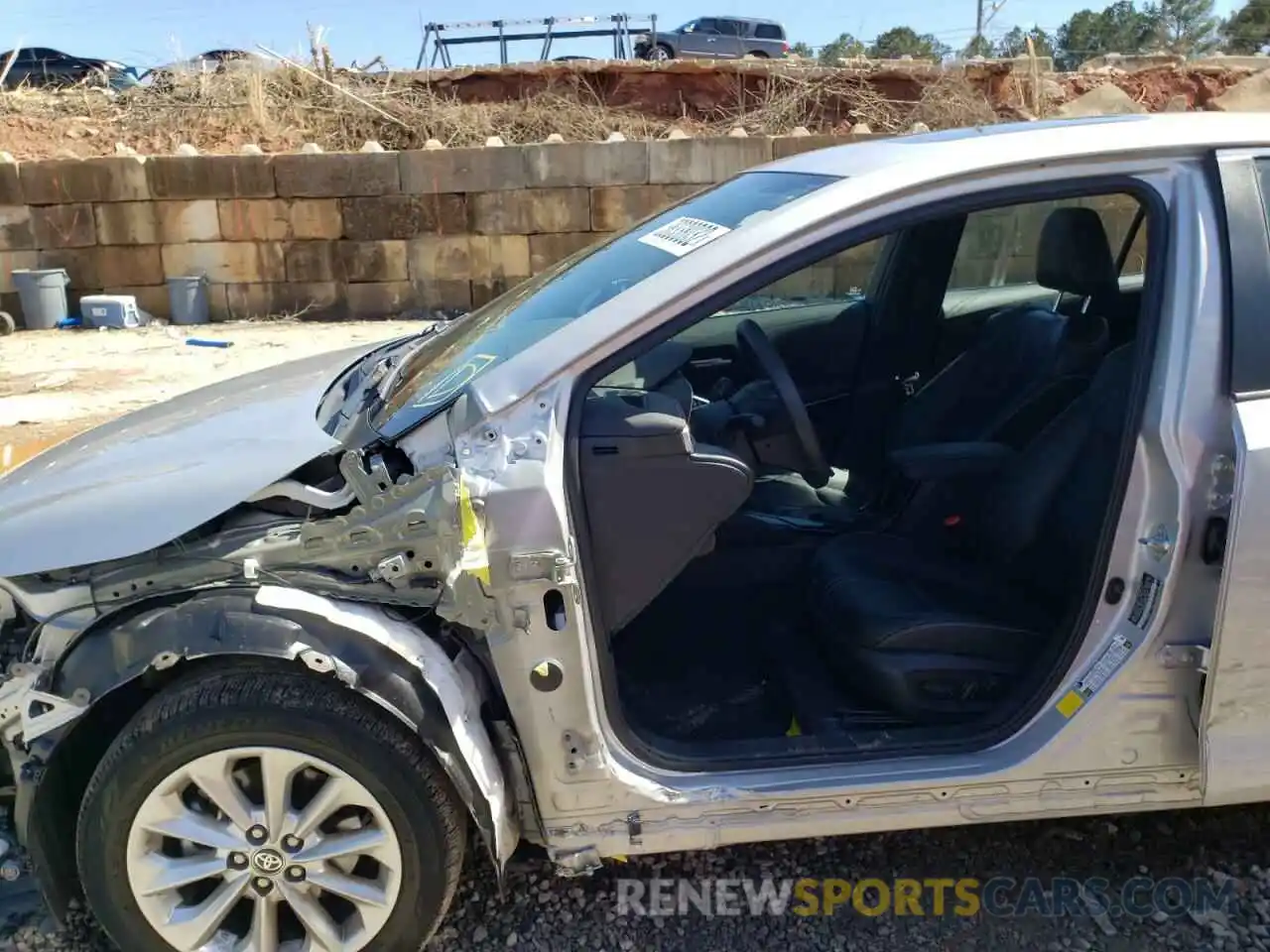 9 Photograph of a damaged car 5YFFPRAE5LP122366 TOYOTA COROLLA 2020