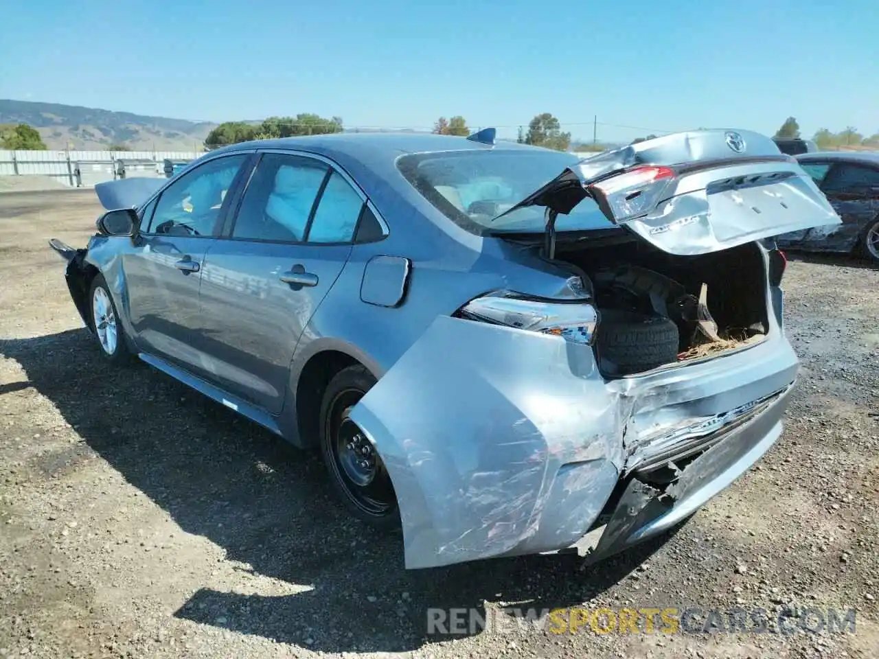 3 Photograph of a damaged car 5YFFPRAE6LP011034 TOYOTA COROLLA 2020