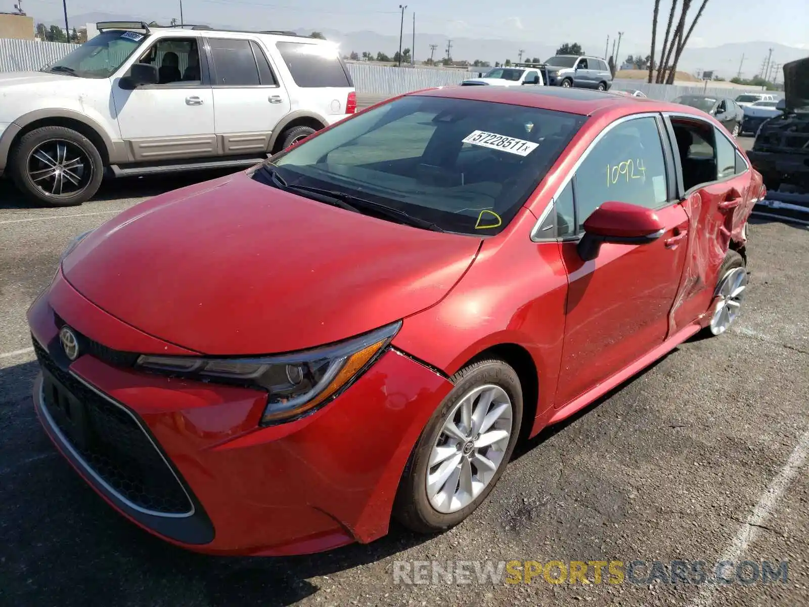 2 Photograph of a damaged car 5YFFPRAE7LP007994 TOYOTA COROLLA 2020