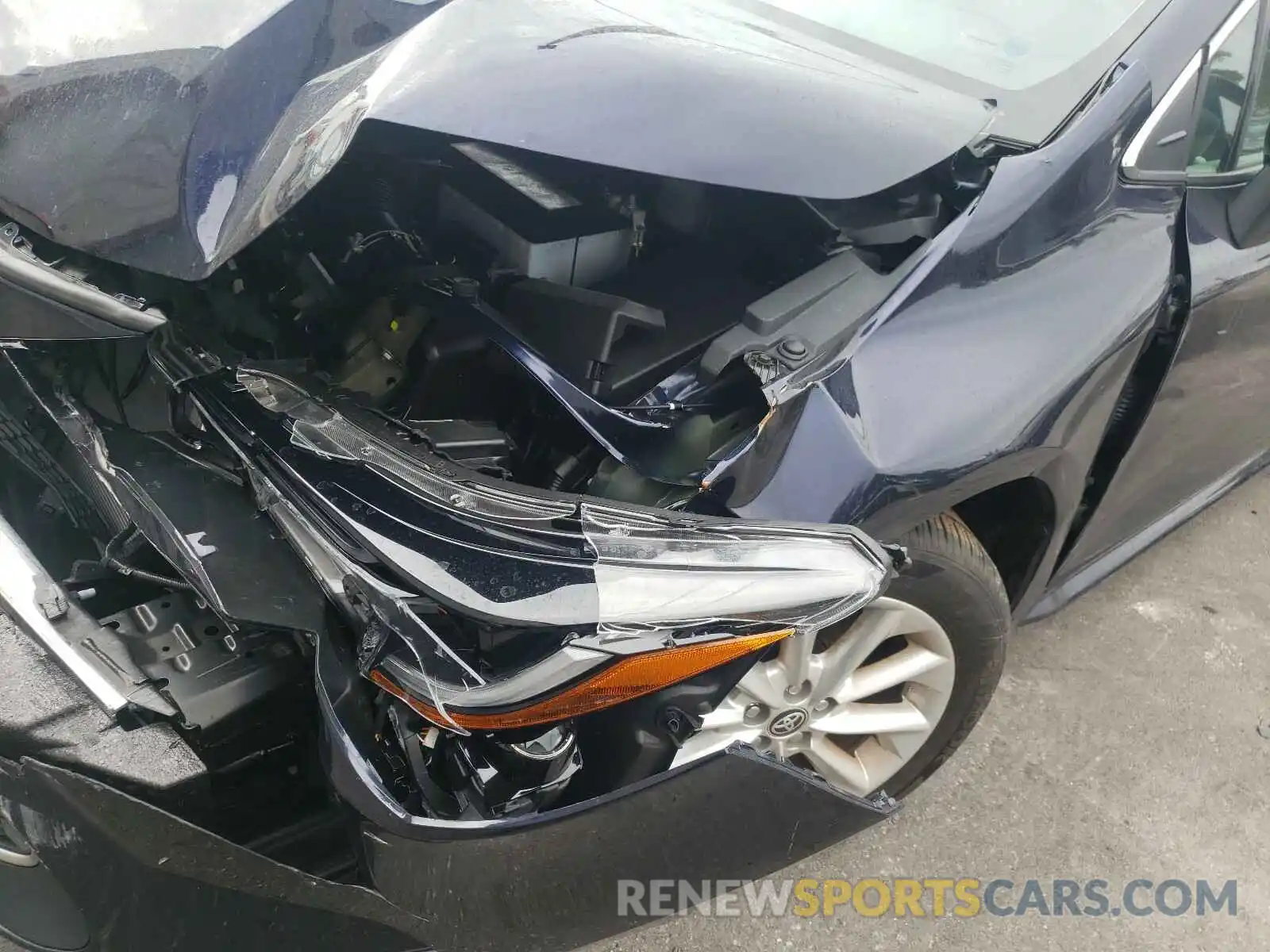 9 Photograph of a damaged car 5YFFPRAE7LP085109 TOYOTA COROLLA 2020