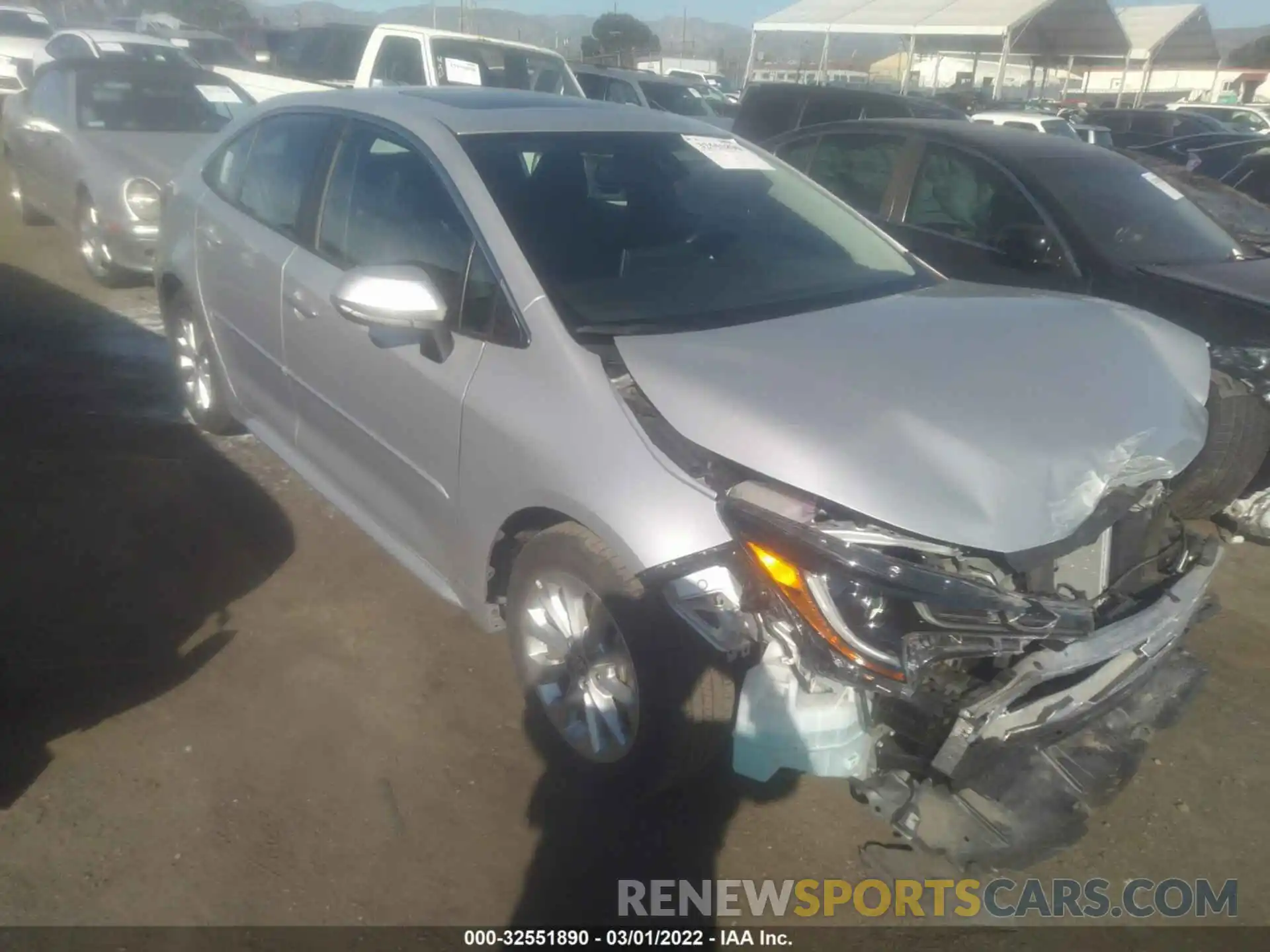 1 Photograph of a damaged car 5YFFPRAE8LP054628 TOYOTA COROLLA 2020