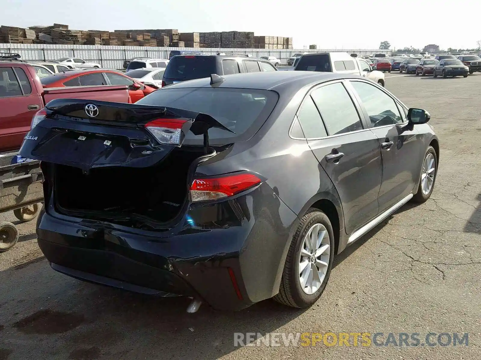 4 Photograph of a damaged car 5YFHPRAE0LP010874 TOYOTA COROLLA 2020