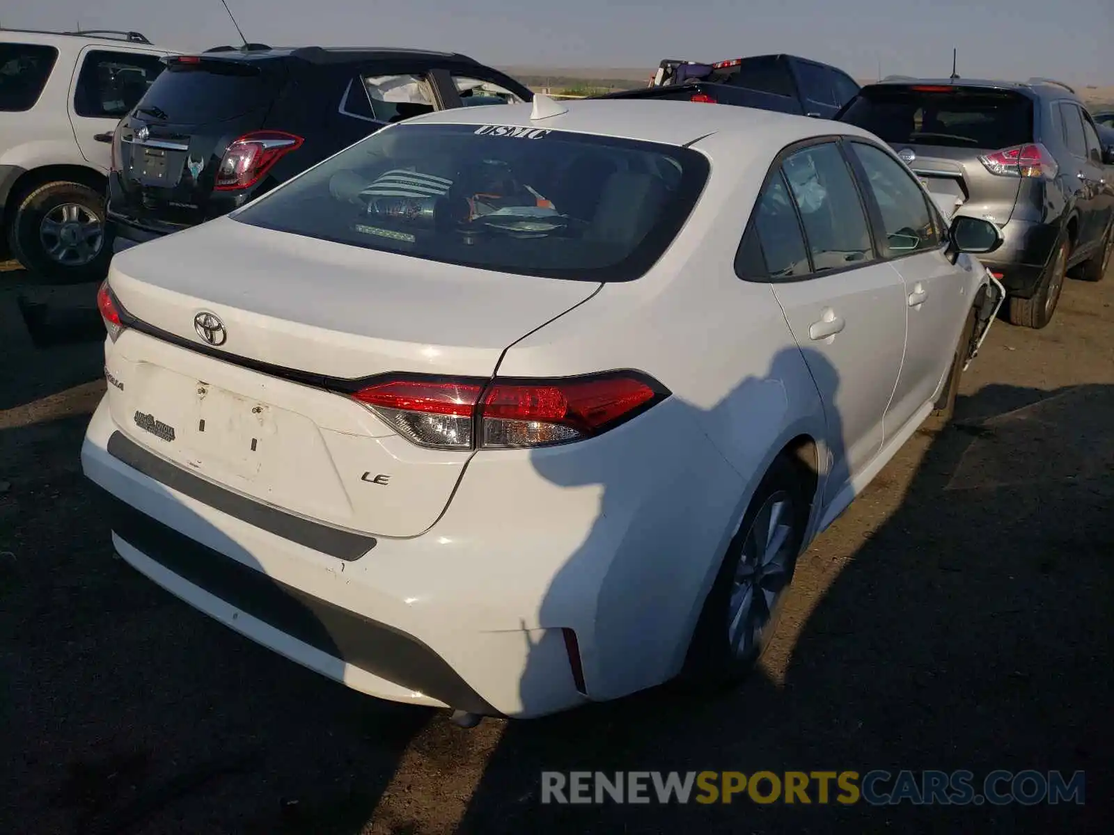 4 Photograph of a damaged car 5YFHPRAE0LP011426 TOYOTA COROLLA 2020